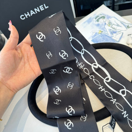 CHANEL 26S TWILLY SCARF 120 IN SILK 395881