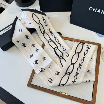 CHANEL 26S TWILLY SCARF 120 IN SILK 395882
