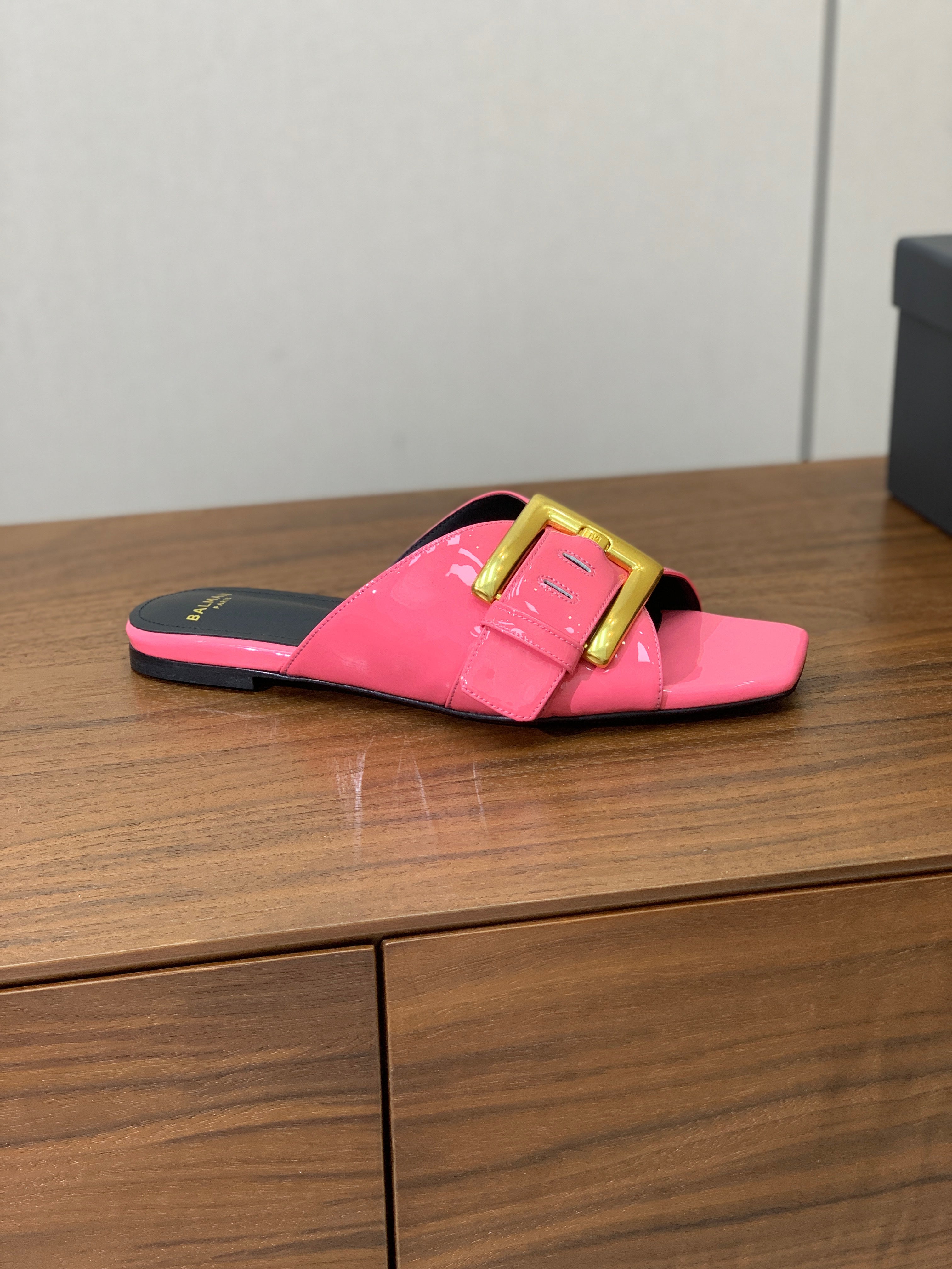 BALMAIN 26S B-BELT FLAT SANDALS IN PINK CALFSKIN