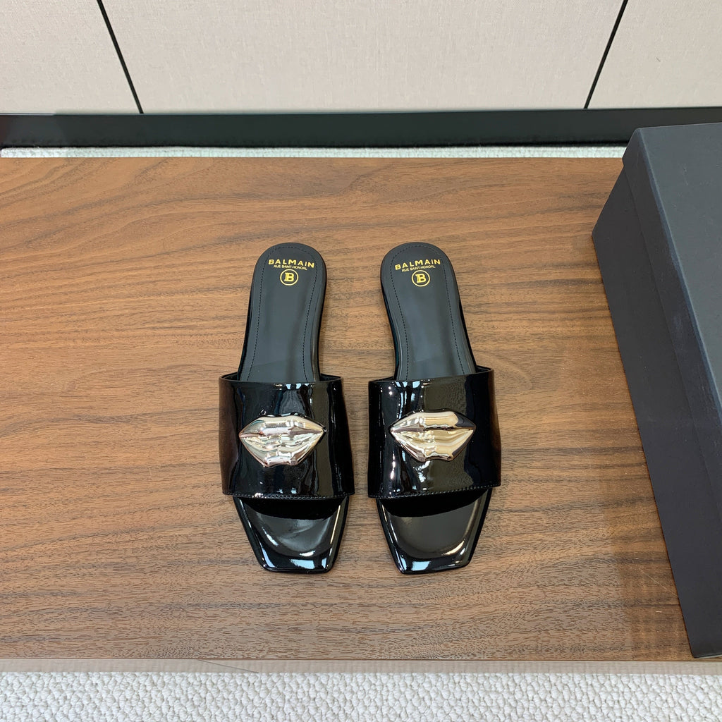 BALMAIN 26S LIP-EMBELLISHED SLIDES IN BLACK PATENT CALFSKIN WITH SILVER HARDWARE