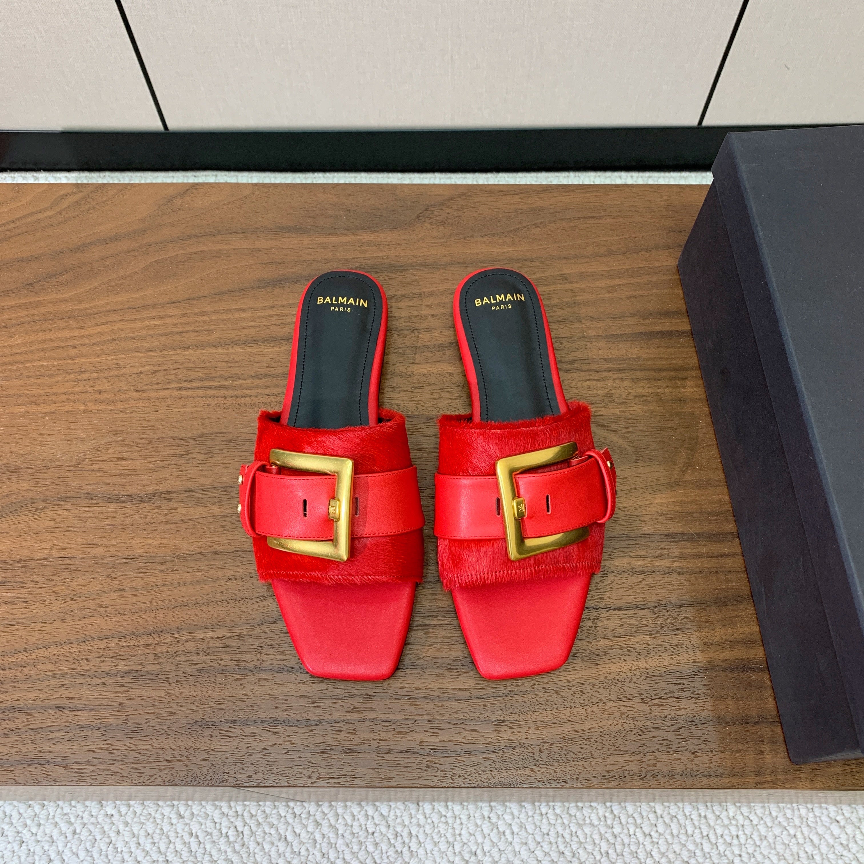 BALMAIN 26S B-BELT FLAT SANDALS IN RED CALFSKIN AND PONY HAIR