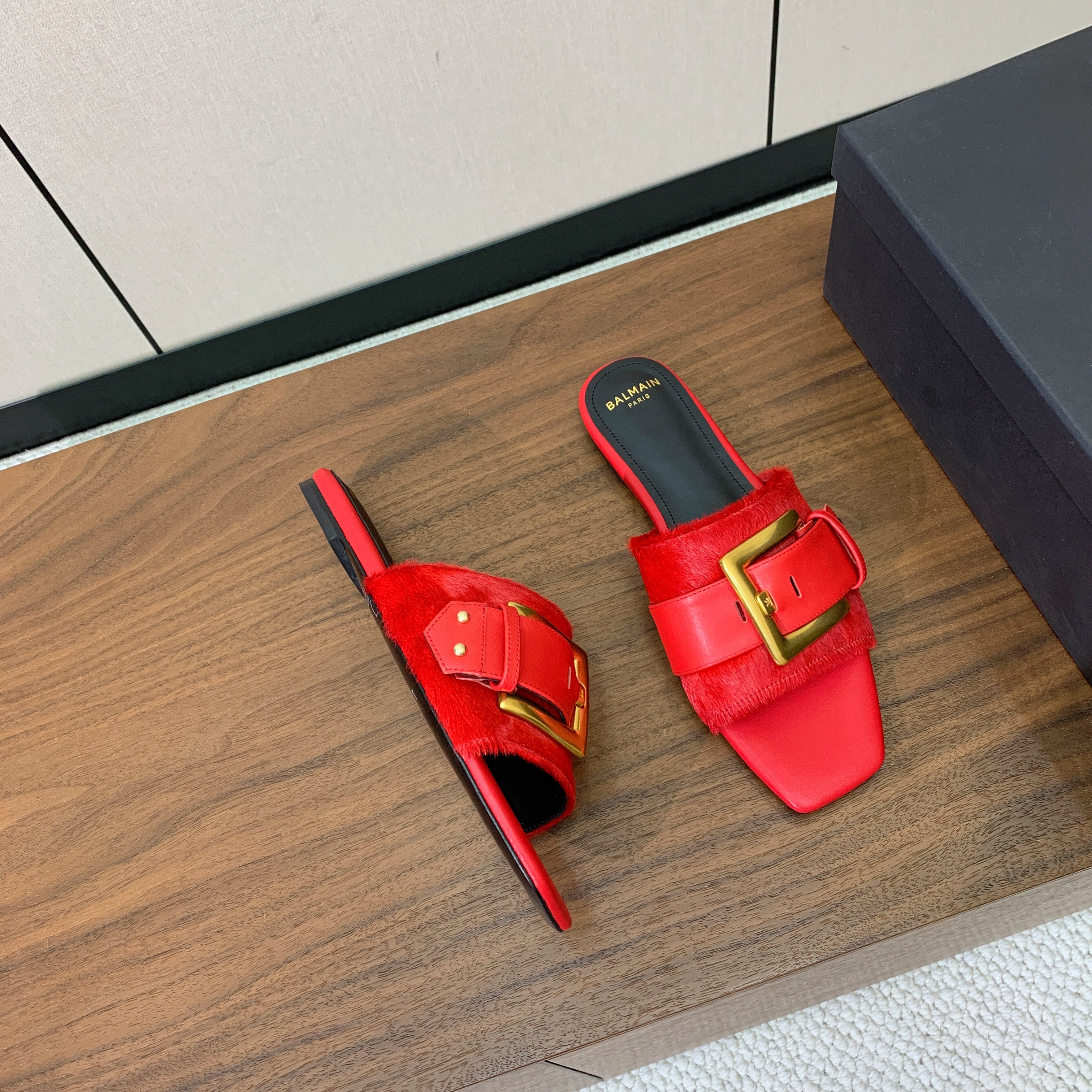 BALMAIN 26S B-BELT FLAT SANDALS IN RED CALFSKIN AND PONY HAIR