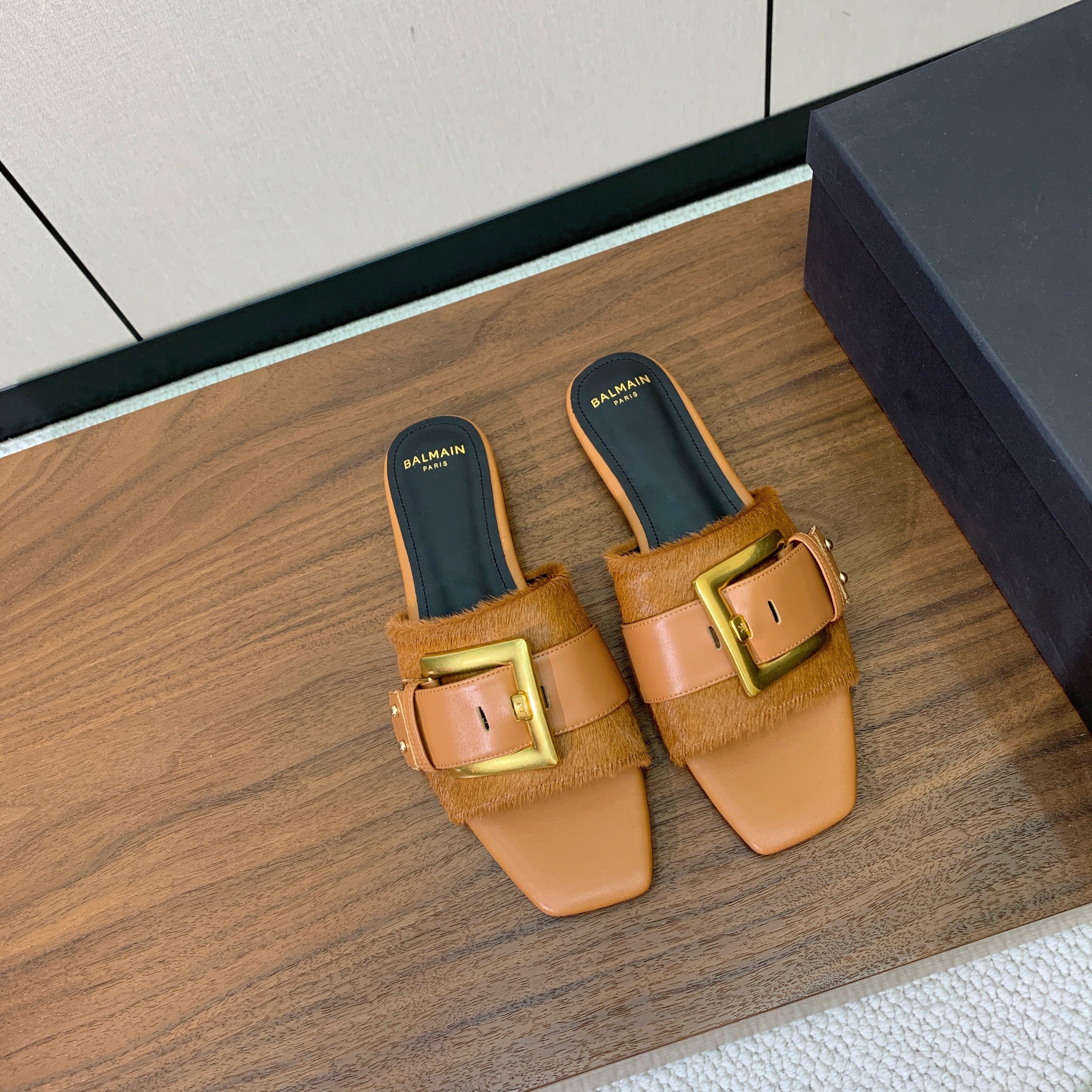 BALMAIN 26S B-BELT FLAT SANDALS IN LIGHT BROWN CALFSKIN AND PONY HAIR