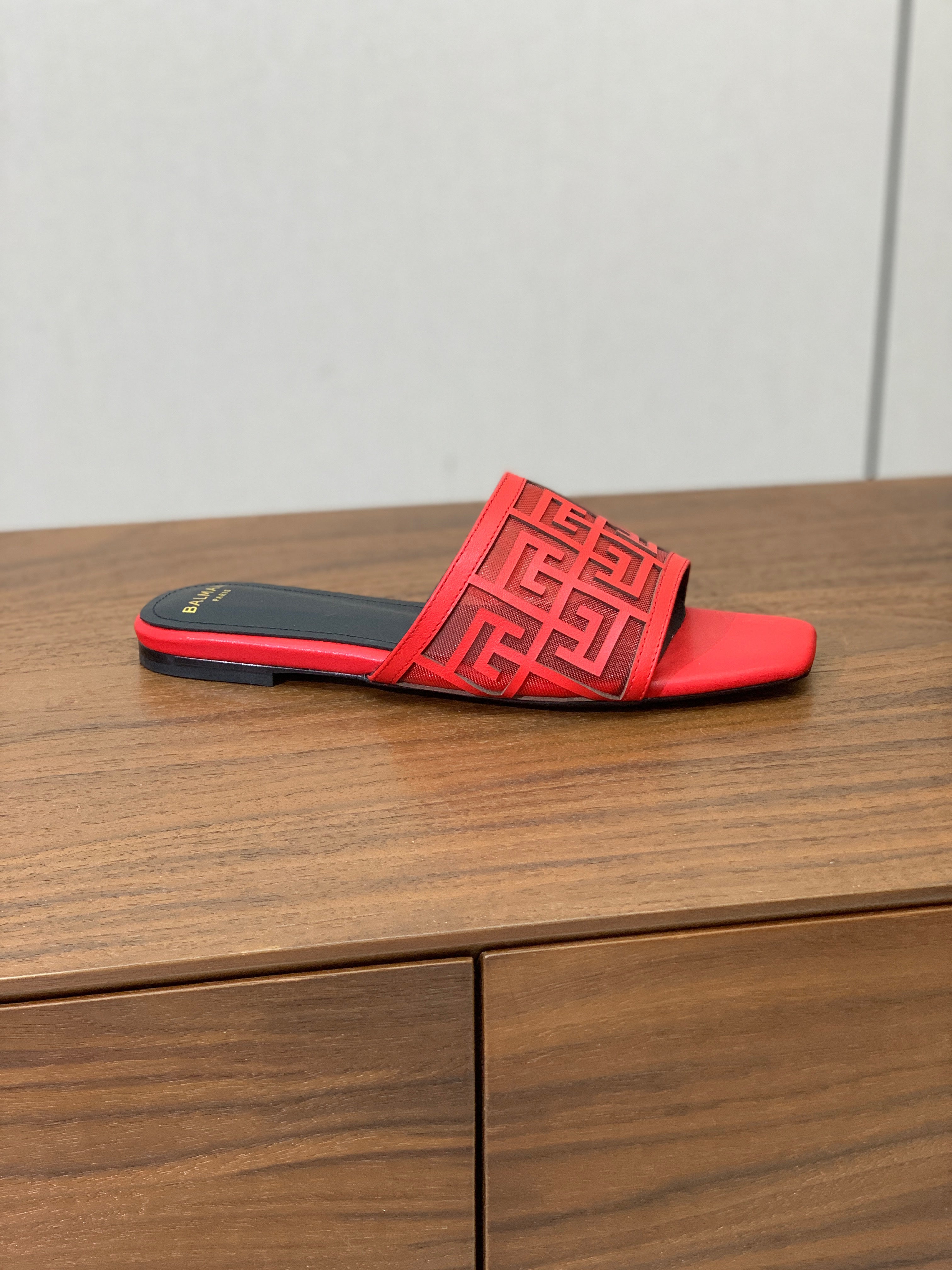 BALMAIN 26S FLAT SANDALS IN RED CALFSKIN AND MESH