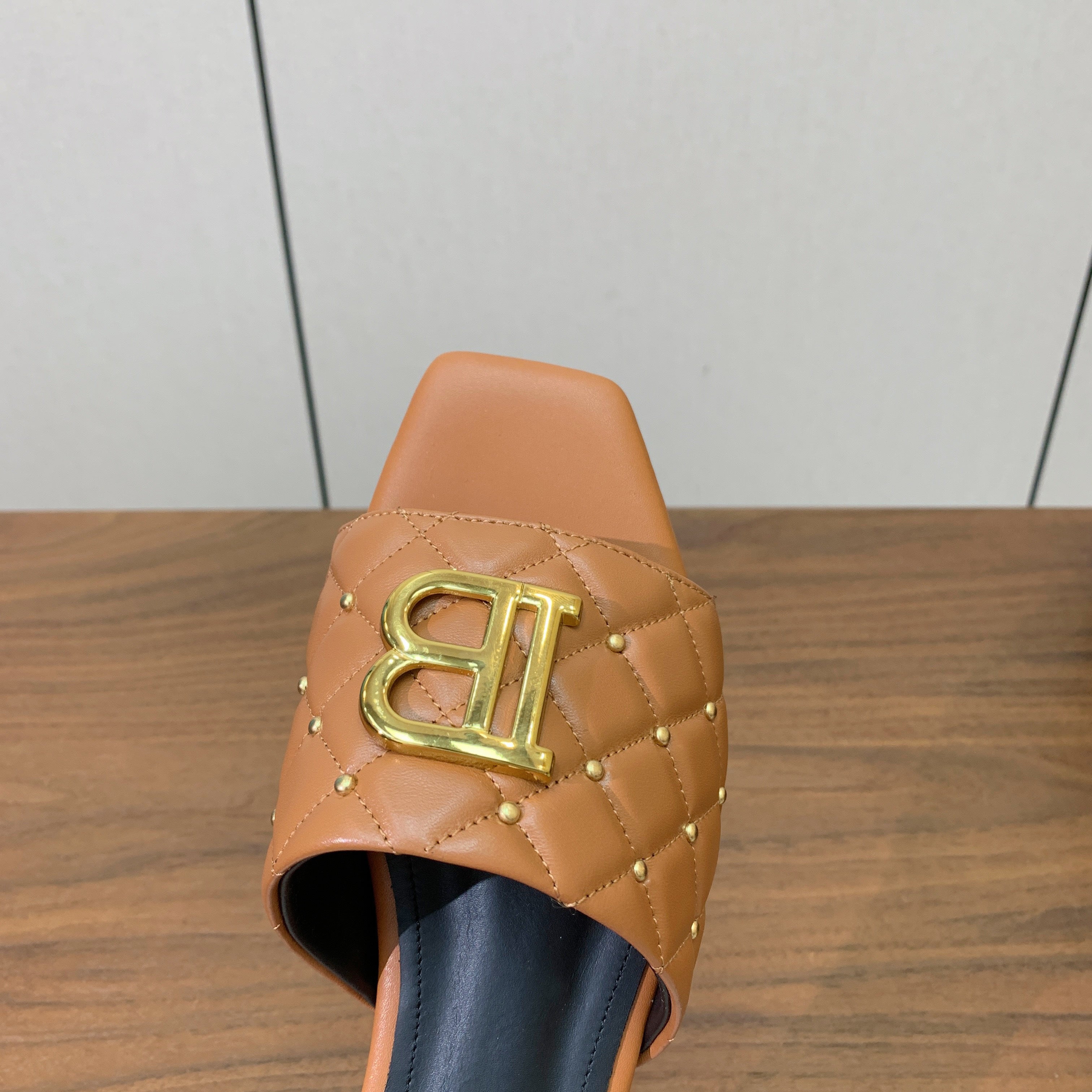 BALMAIN 26S QUILTED MULES IN LIGHT BROWN CALFSKIN