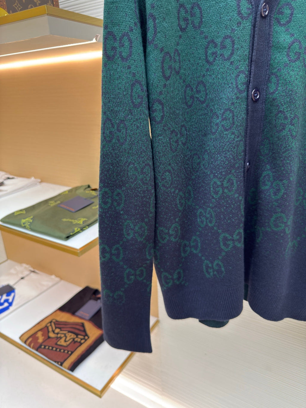 GUCCI 26S CARDIGAN 204