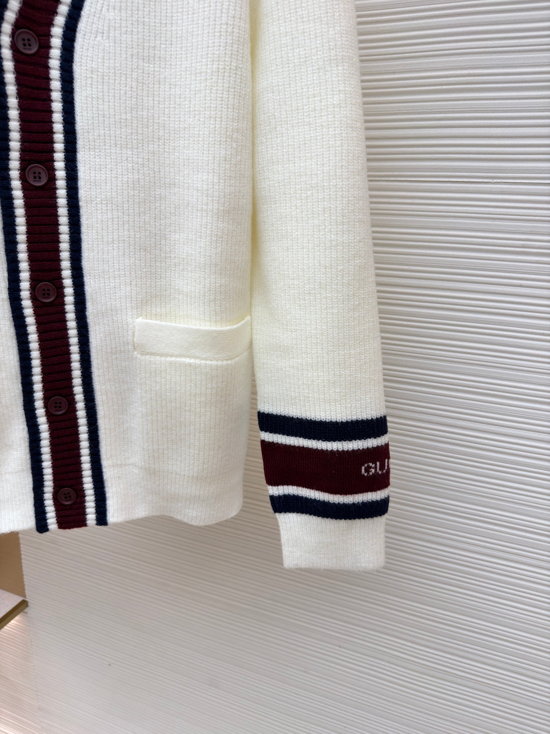 GUCCI 26S CARDIGAN 203