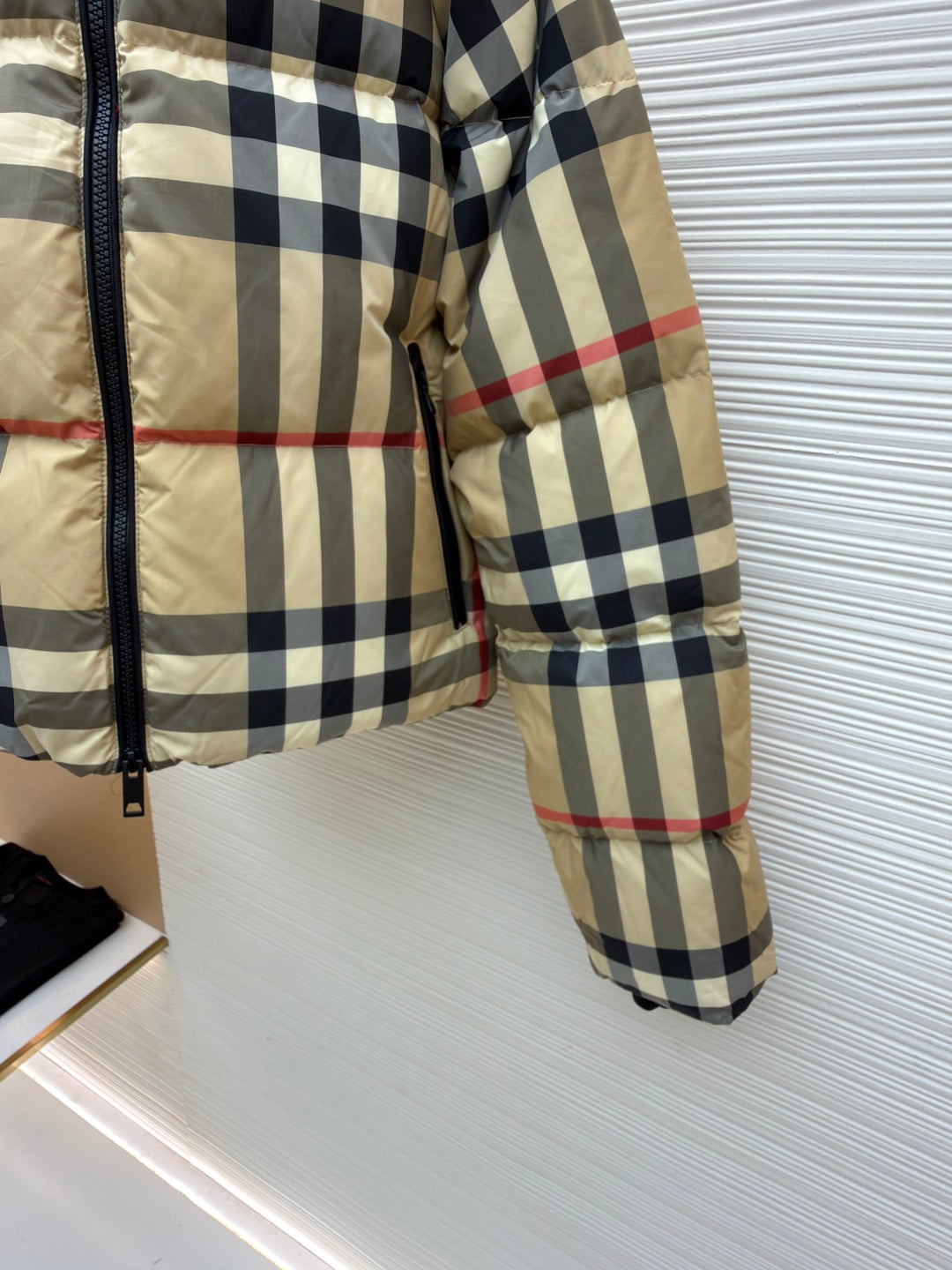BURBERRY 25S DOWN JACKET 568517