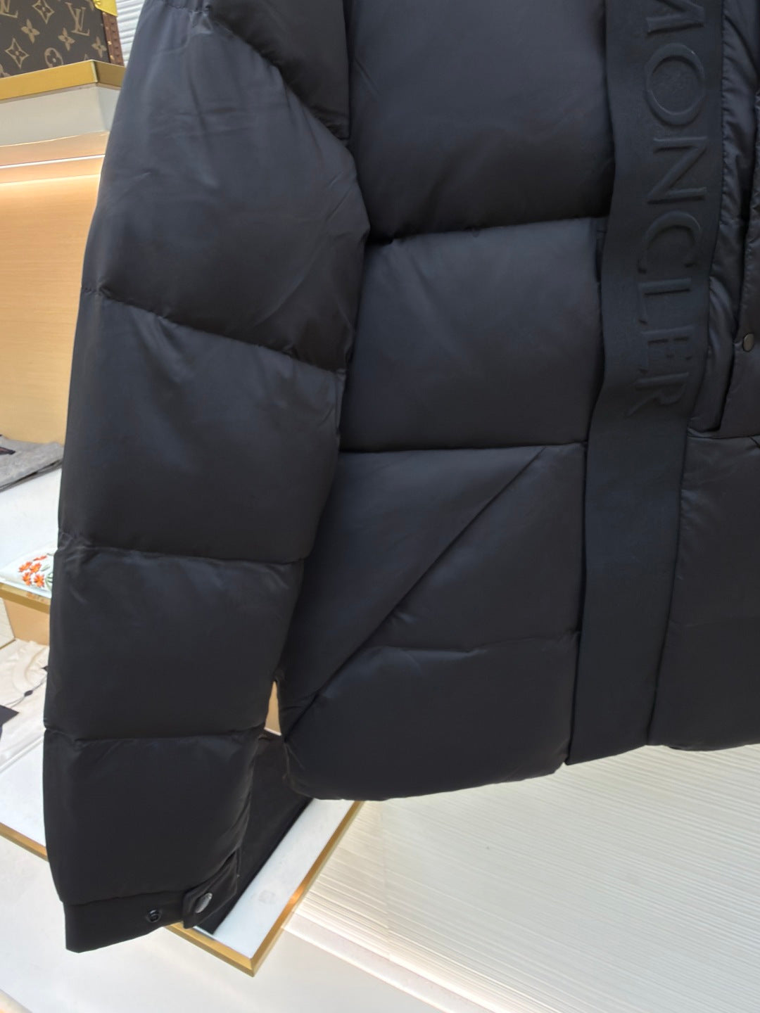 MONCLER 25S DOWN JACKET 217