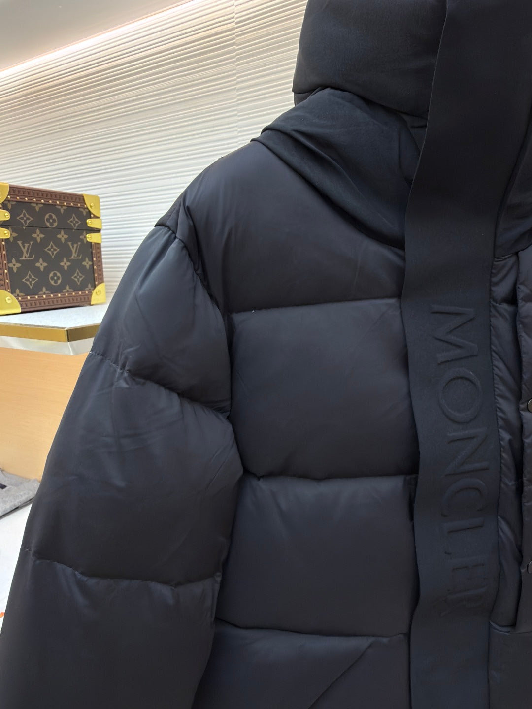 MONCLER 25S DOWN JACKET 217