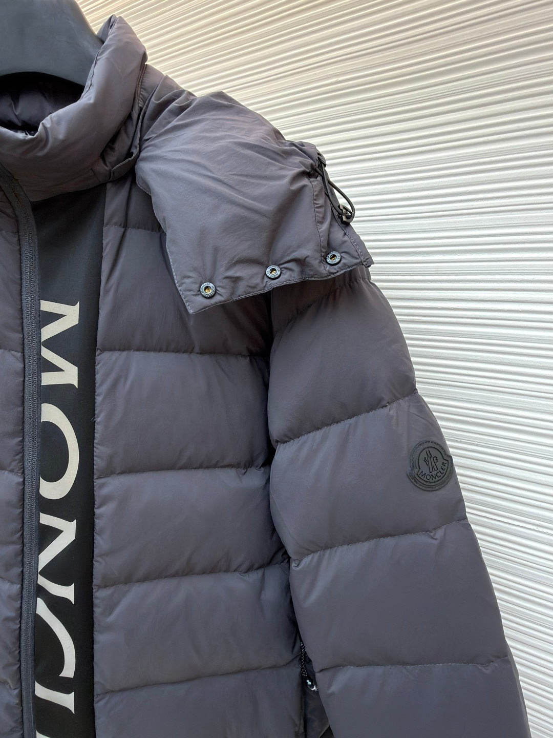 MONCLER 25S DOWN JACKET WITH DETACHABLE HOOD 250