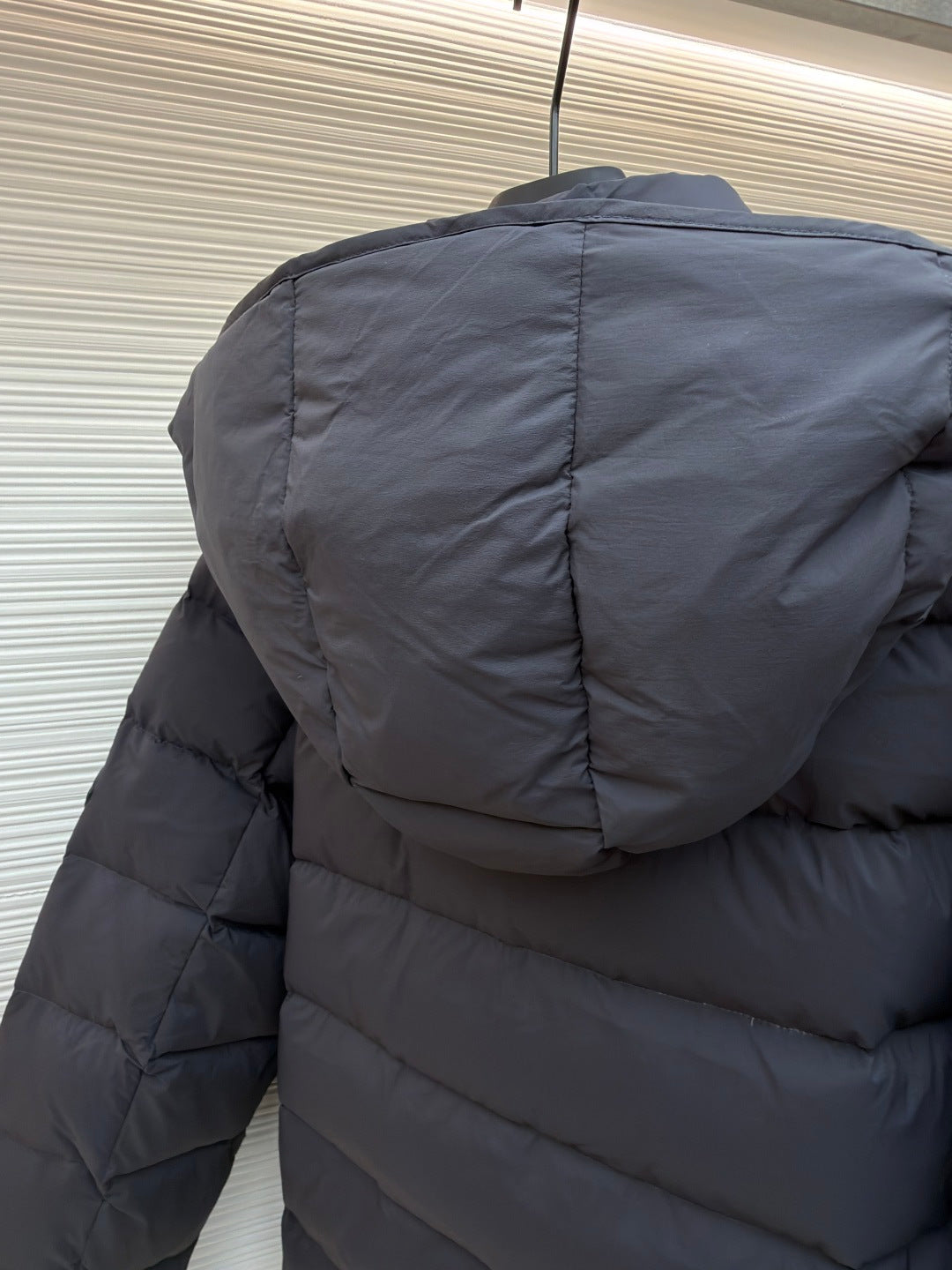 MONCLER 25S DOWN JACKET WITH DETACHABLE HOOD 250