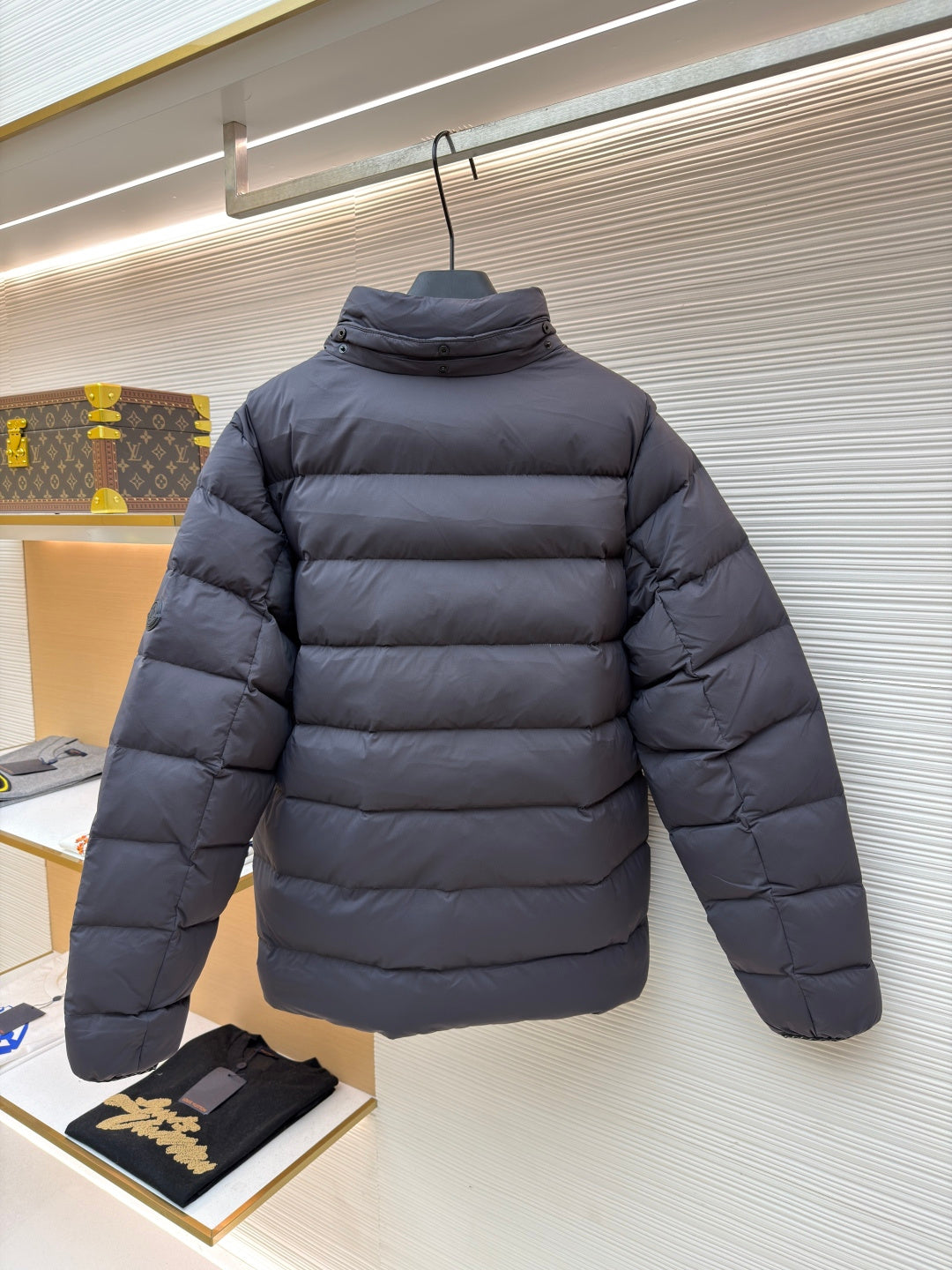 MONCLER 25S DOWN JACKET WITH DETACHABLE HOOD 250