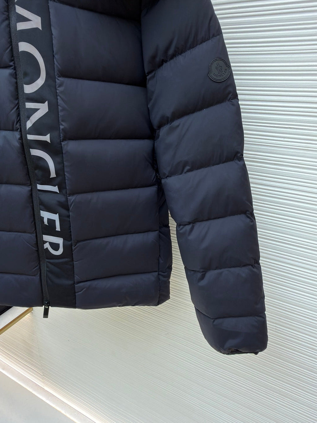 MONCLER 25S DOWN JACKET WITH DETACHABLE HOOD 251