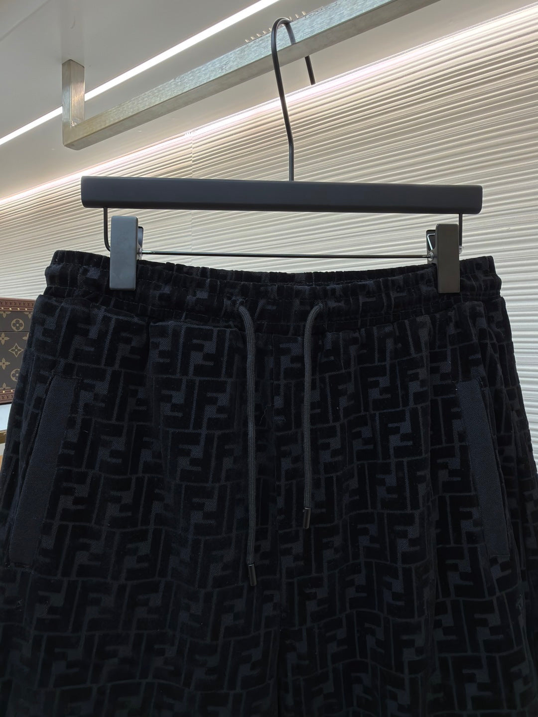 FENDI 26S SHORTS 221