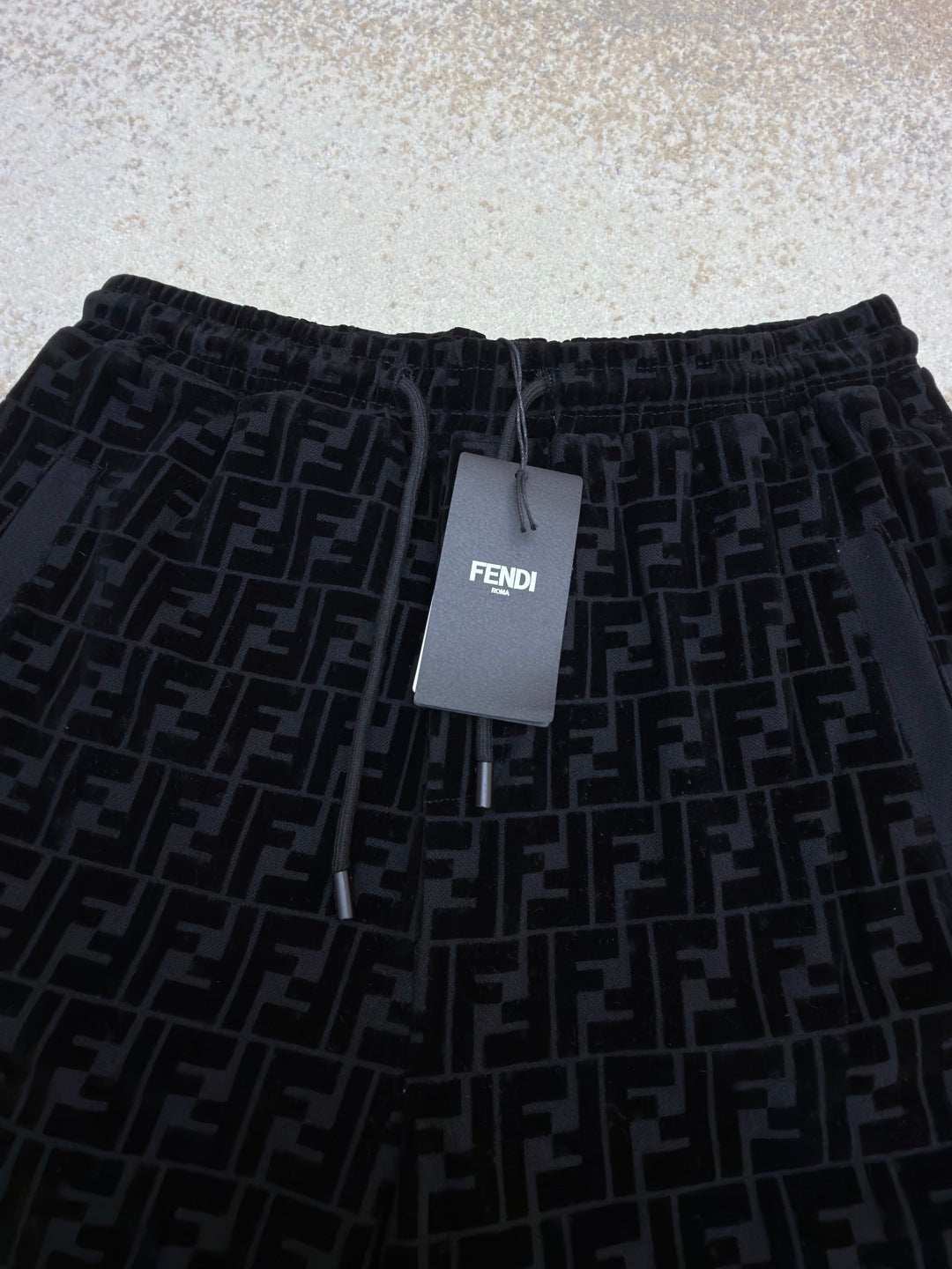 FENDI 26S SHORTS 221