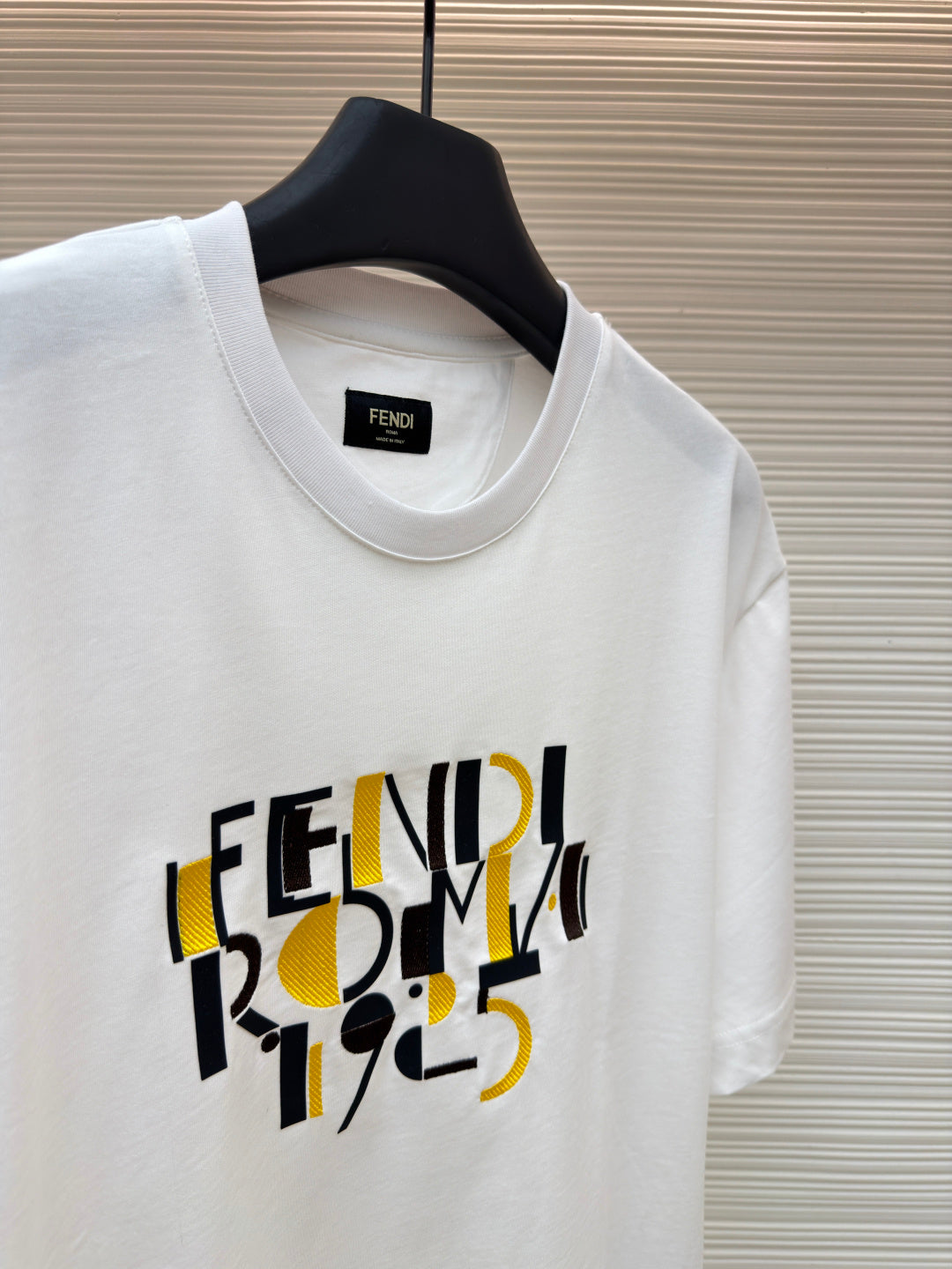 FENDI 26S SHORT SLEEVE T-SHIRT 200