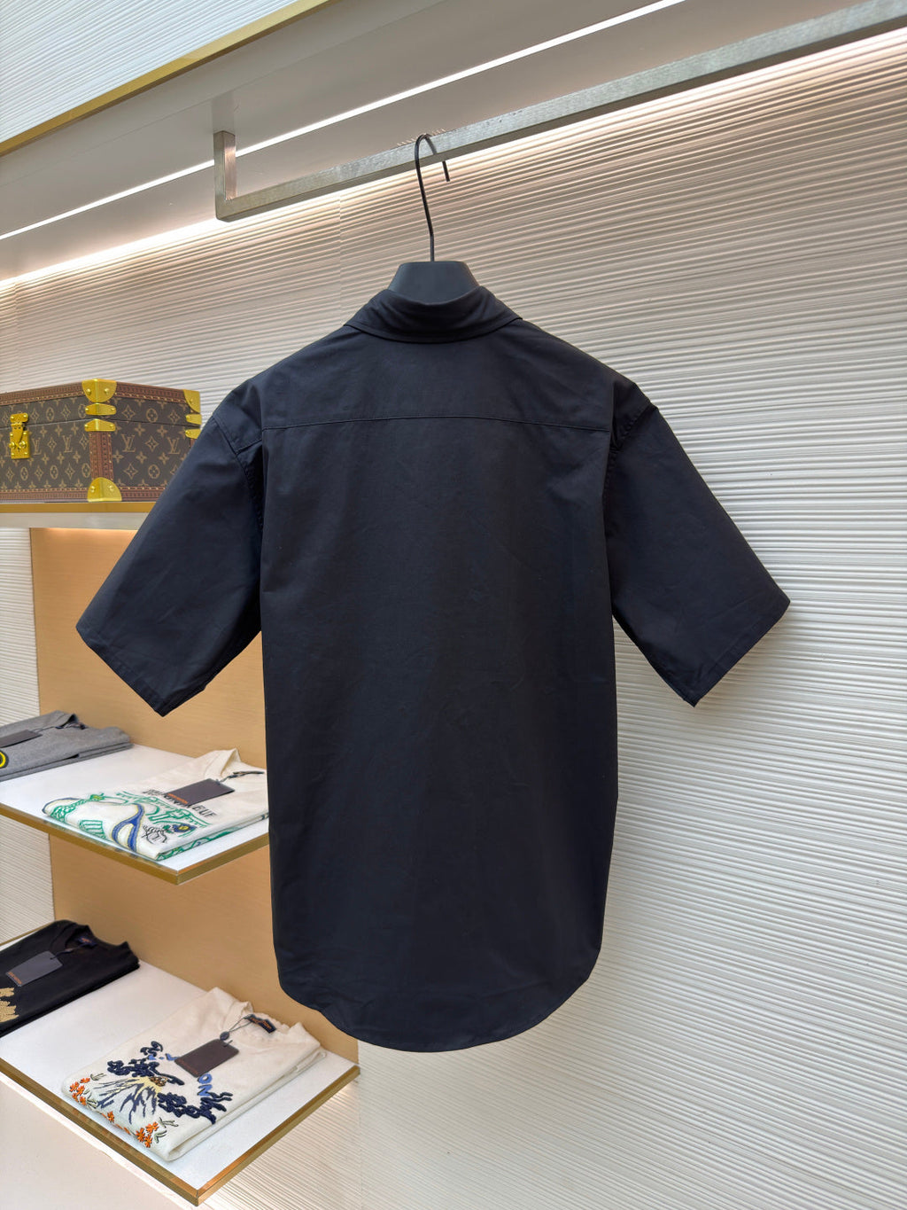 MONCLER 26S SHORT SLEEVE SHIRT 645