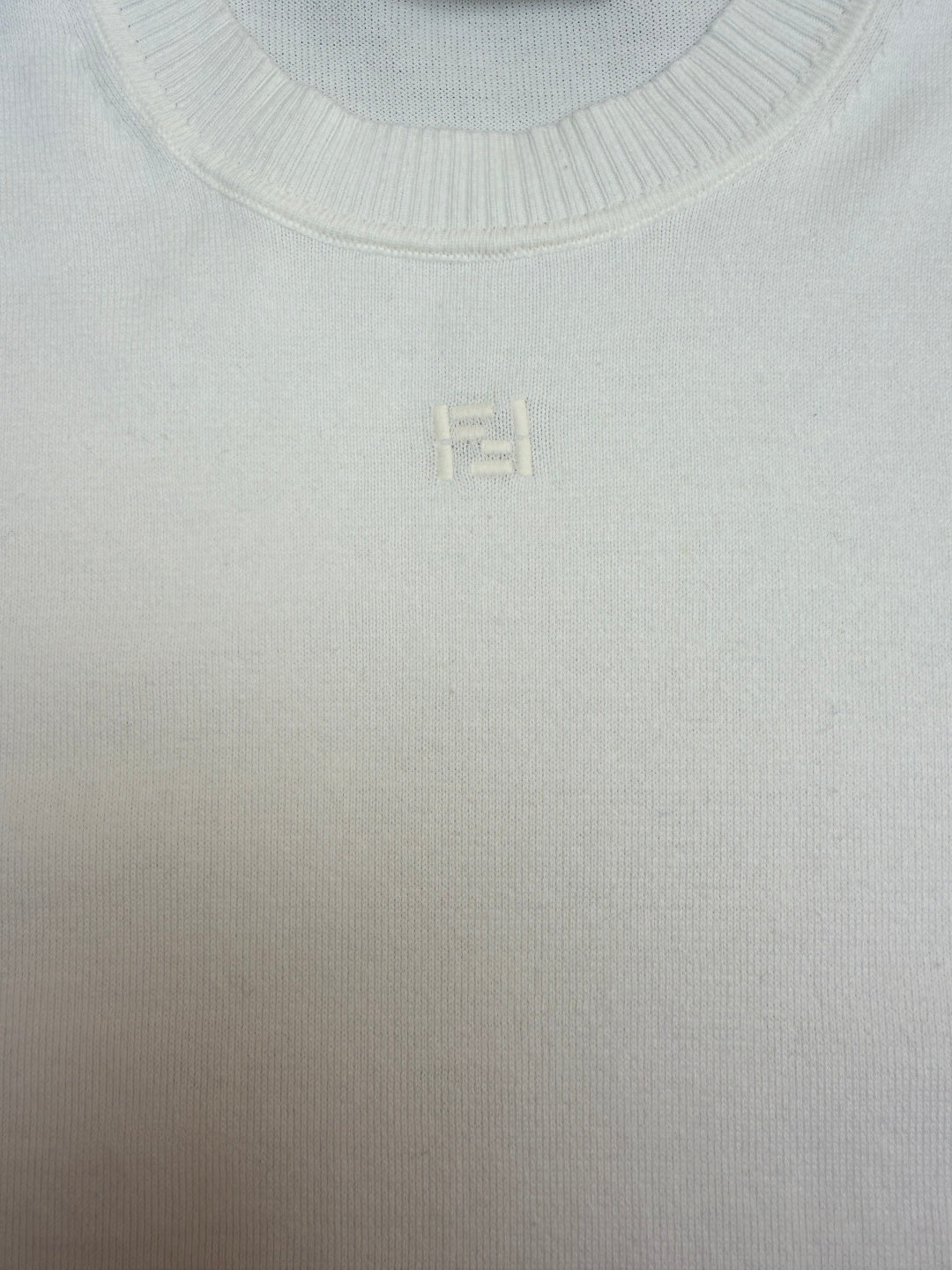 FENDI 26S SHORT SLEEVE KNIT 105