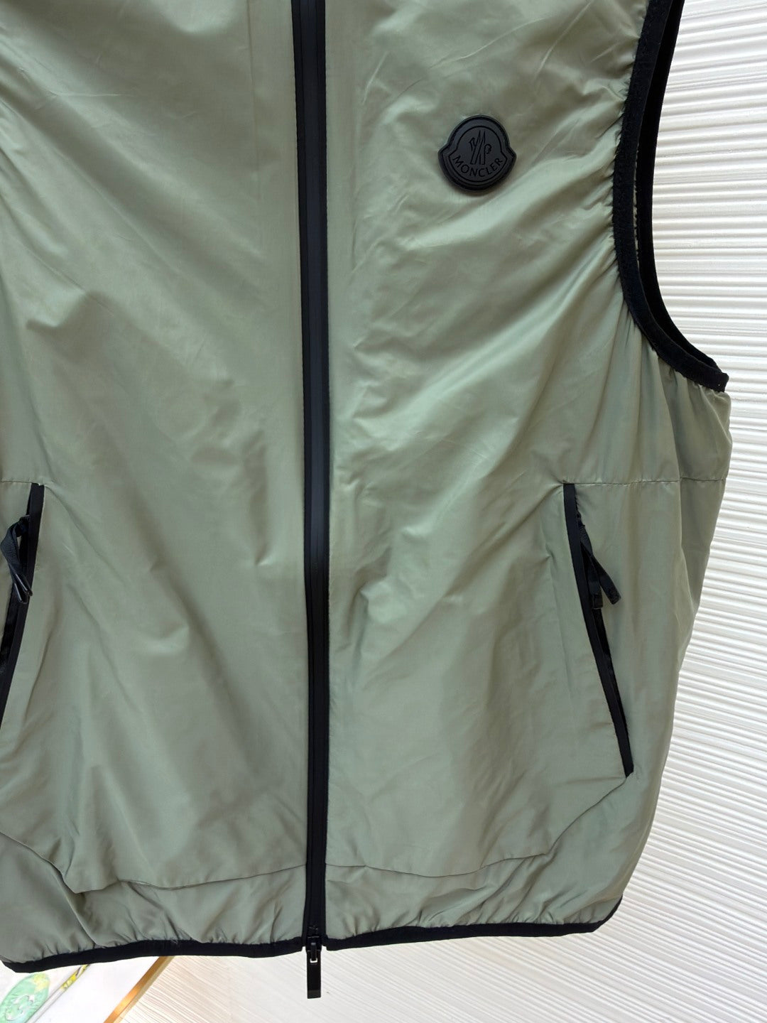 MONCLER 26S HOODED WINDBREAKER VEST 702