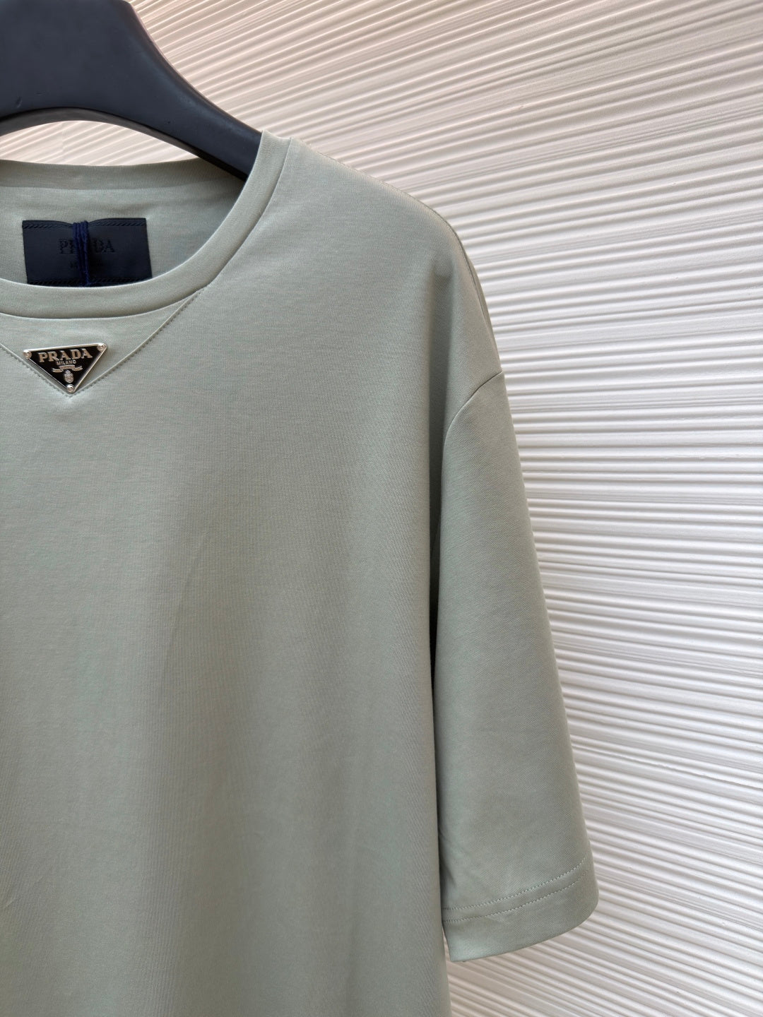 PRADA 26S T-SHIRT STYLE 877