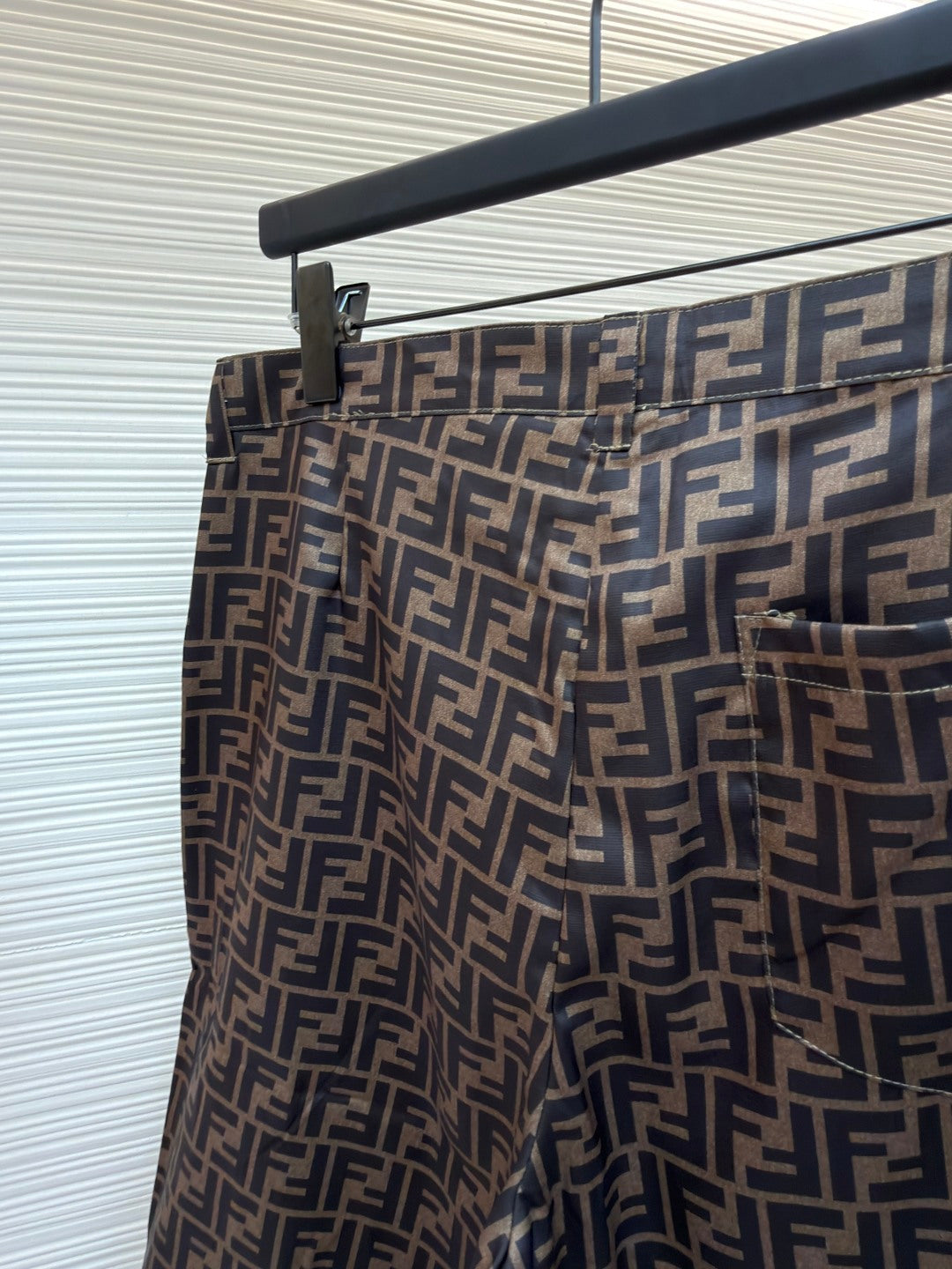 FENDI 26S LONG SHORTS 025