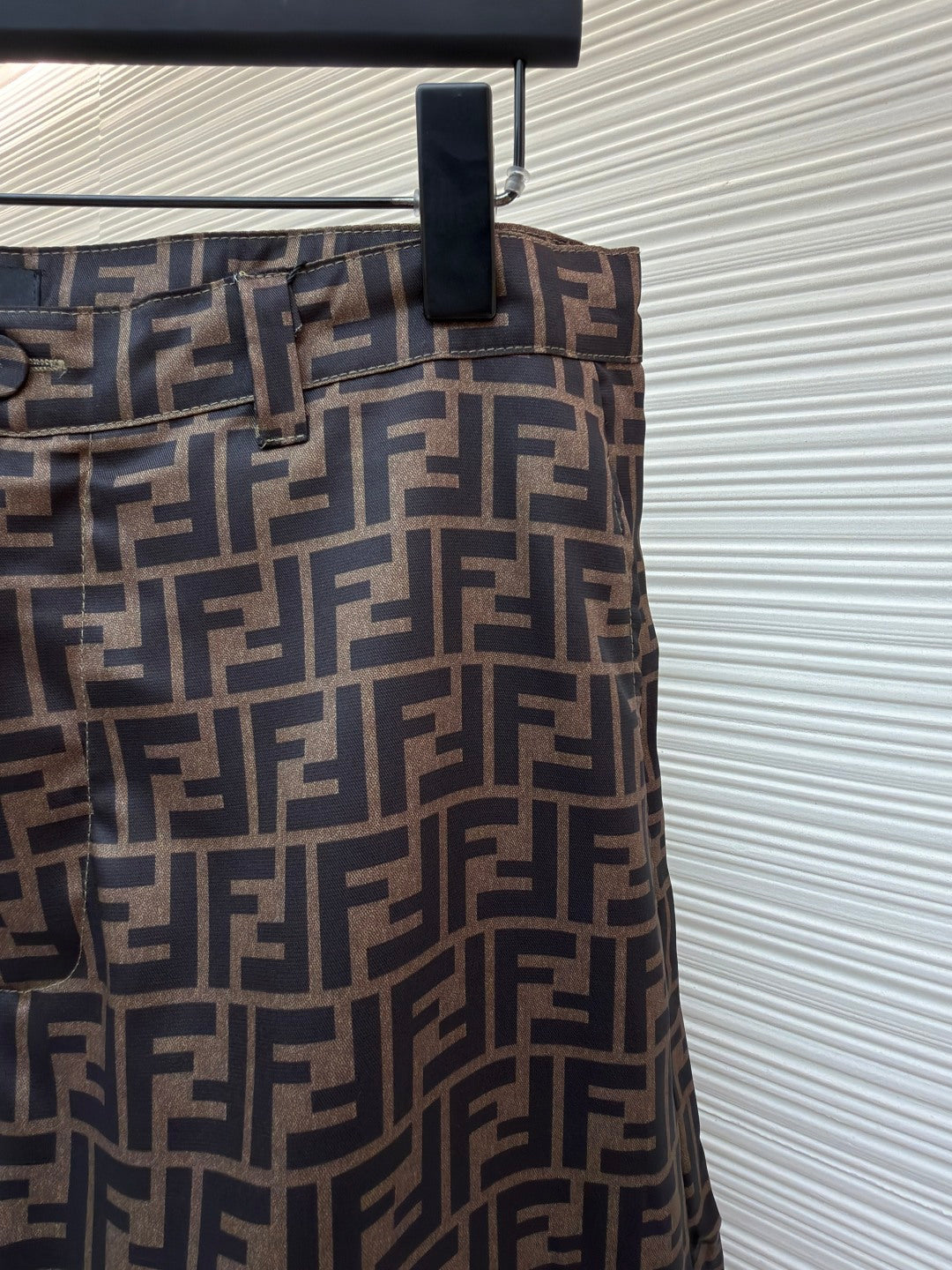 FENDI 26S LONG SHORTS 025