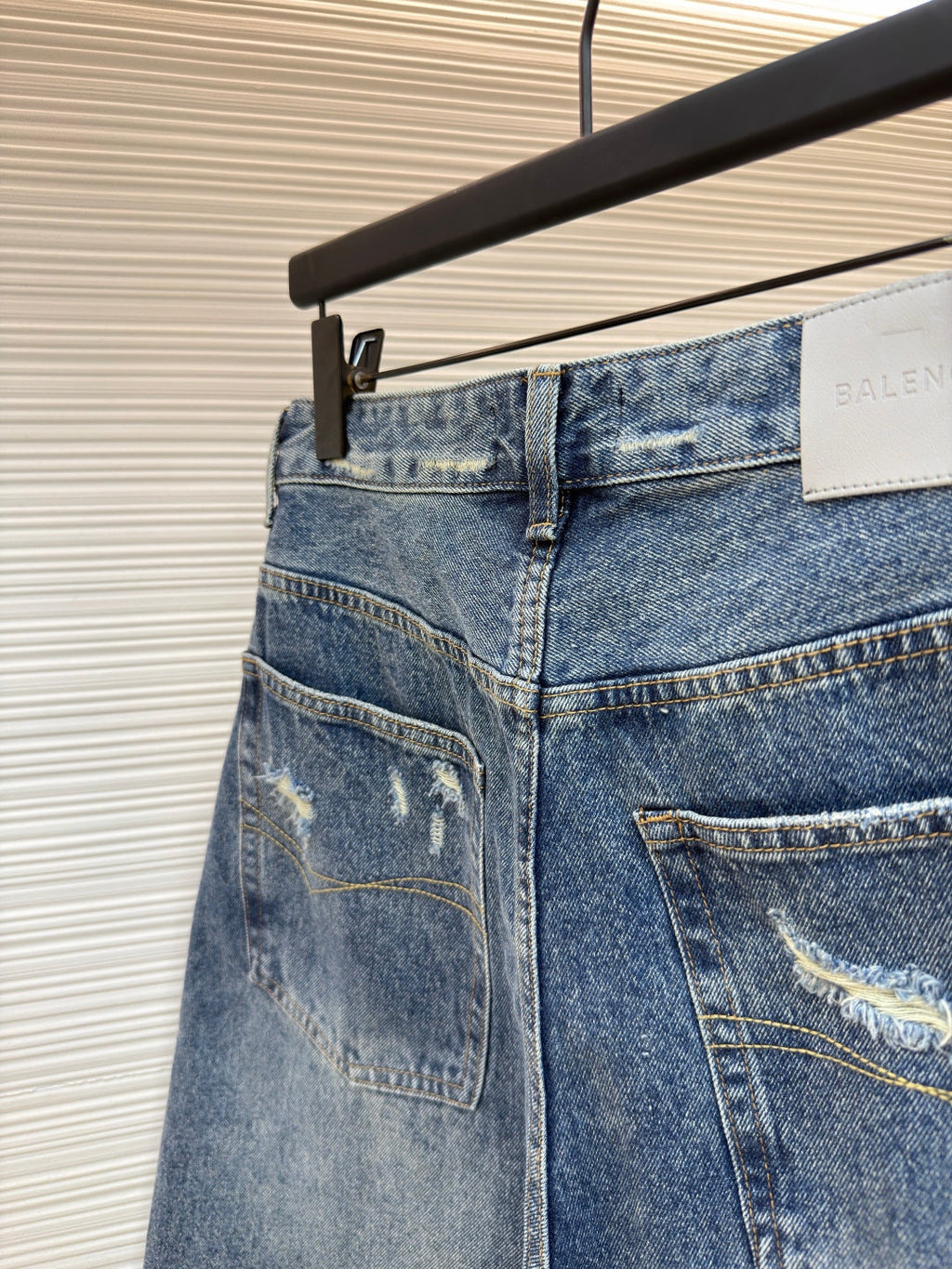 BALENCIAGA 26S DENIM SHORTS 017