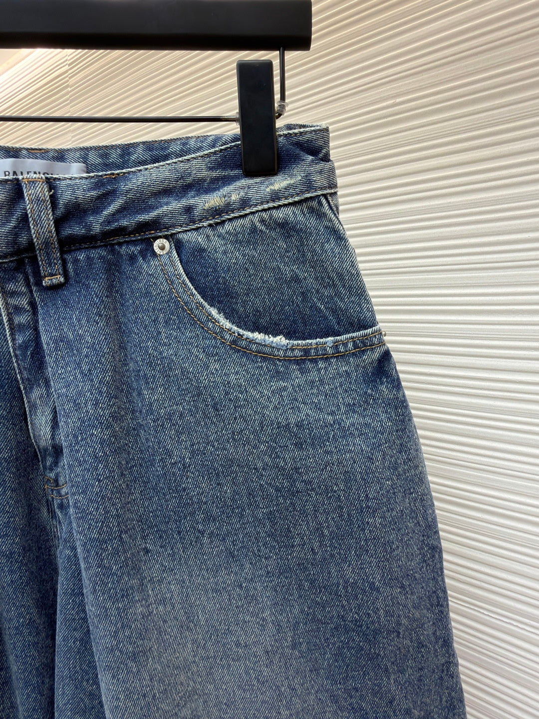 BALENCIAGA 26S DENIM SHORTS 017