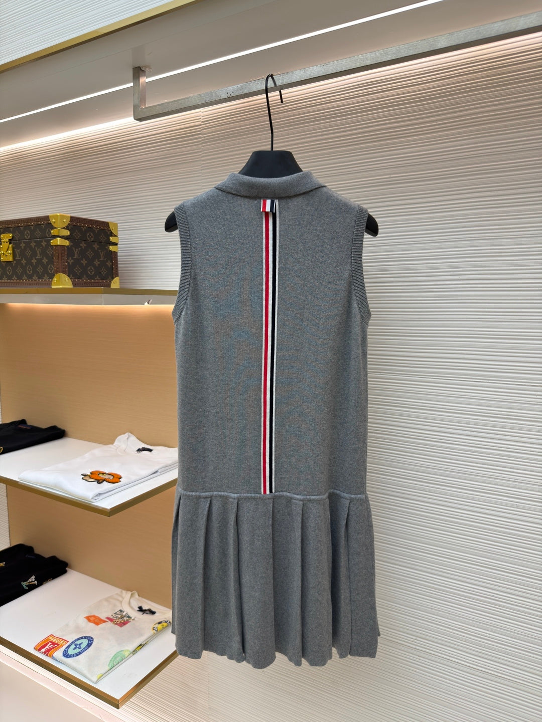 THOM 26S SLEEVELESS DRESS STYLE 227