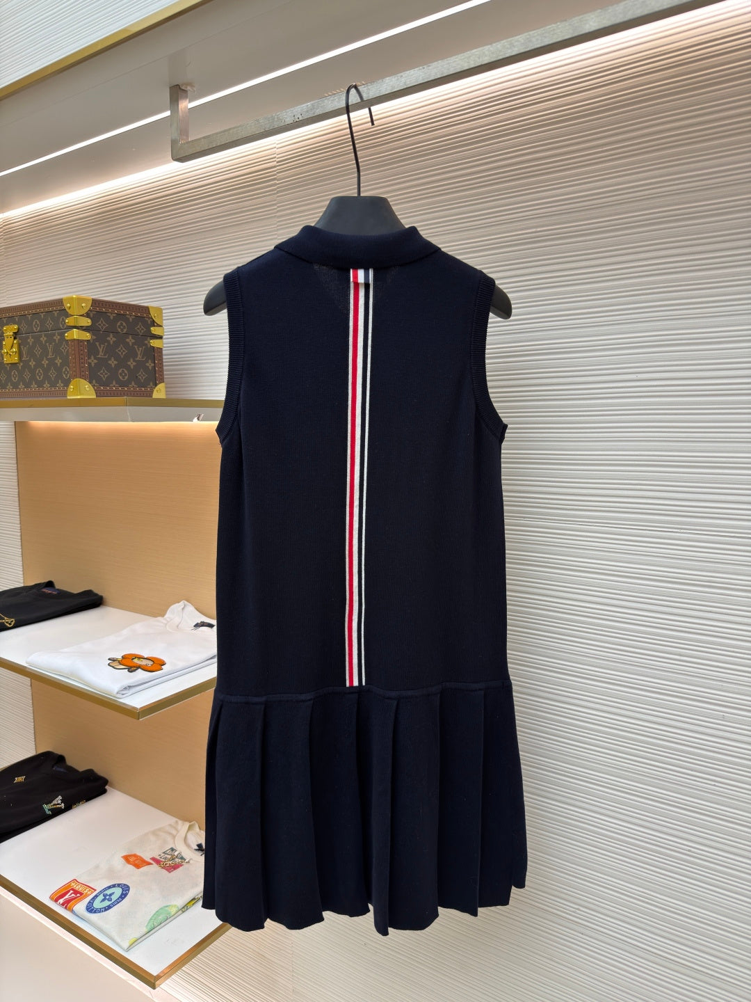 THOM 26S SLEEVELESS DRESS STYLE 226