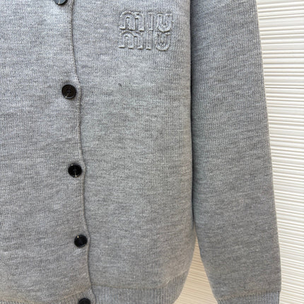 MIUMIU 26S ROUND NECK CARDIGAN 1370
