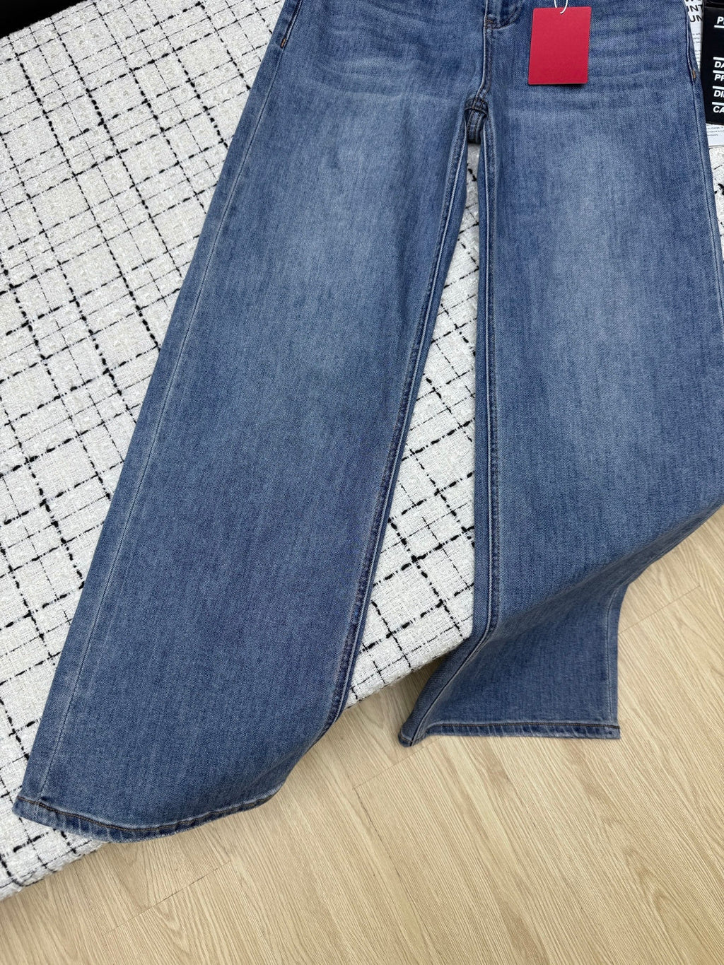 VALENTINO 26S STRAIGHT LEG JEANS 132