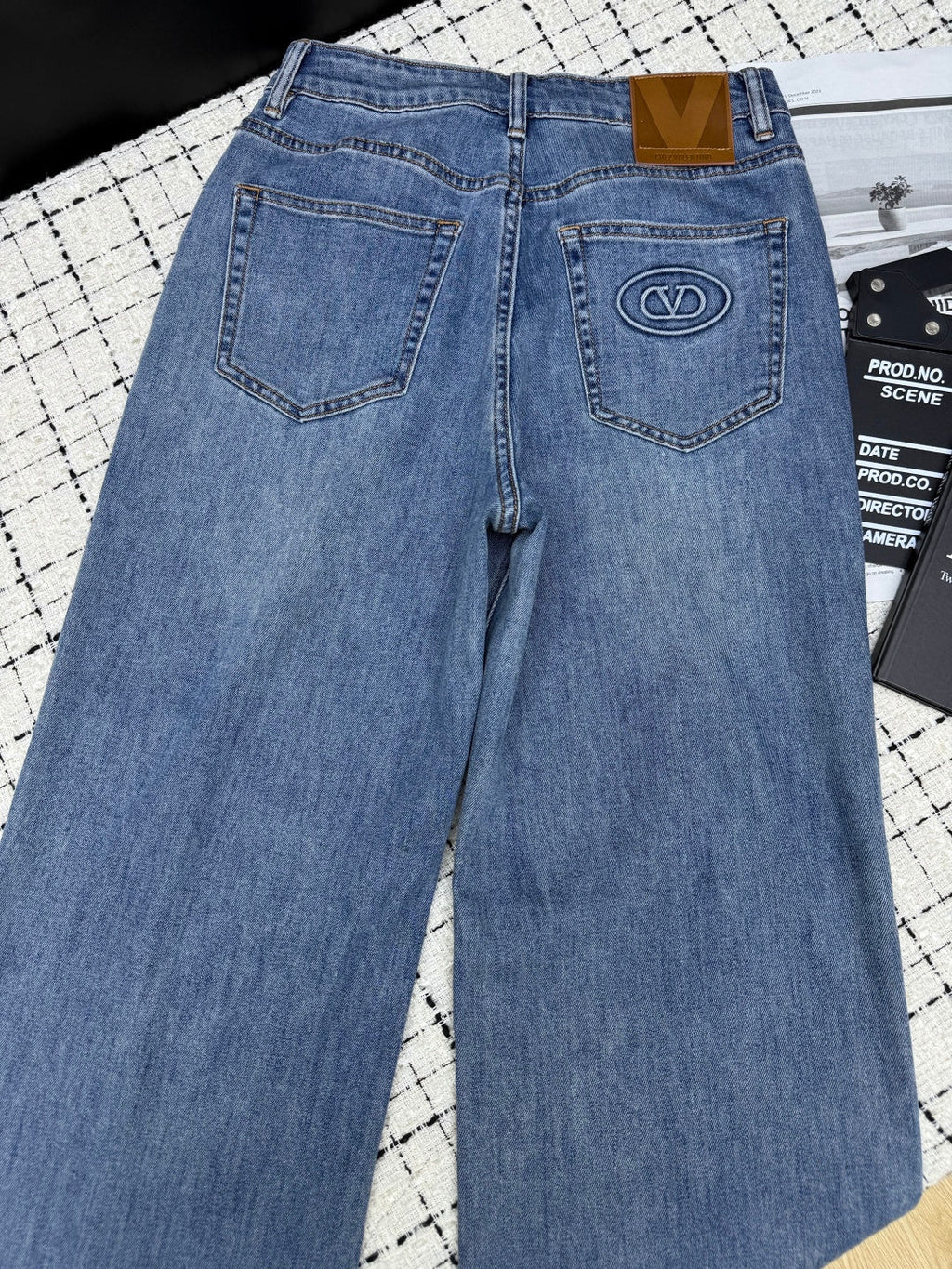 VALENTINO 26S STRAIGHT LEG JEANS 132