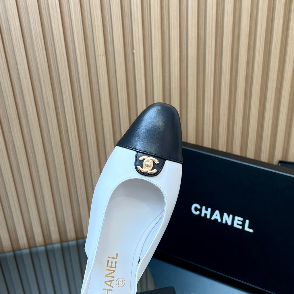CHANEL 25S SLINGBACK FLATS IN WHITE CALFSKIN GOLD HARDWARE