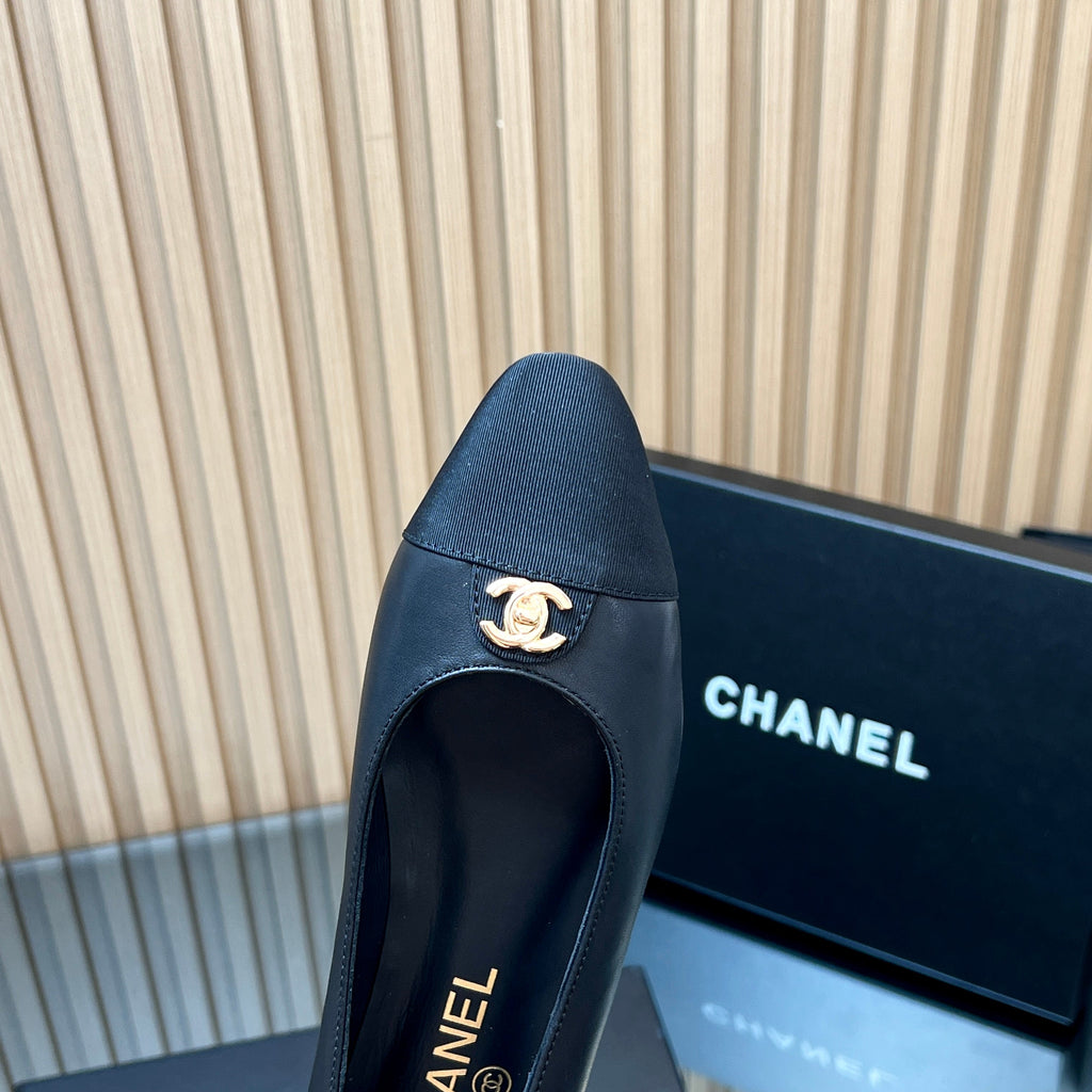 CHANEL 25S BALLET FLATS LOGO IN BLACK CALFSKIN AND CANVAS GOLD HARDWARE
