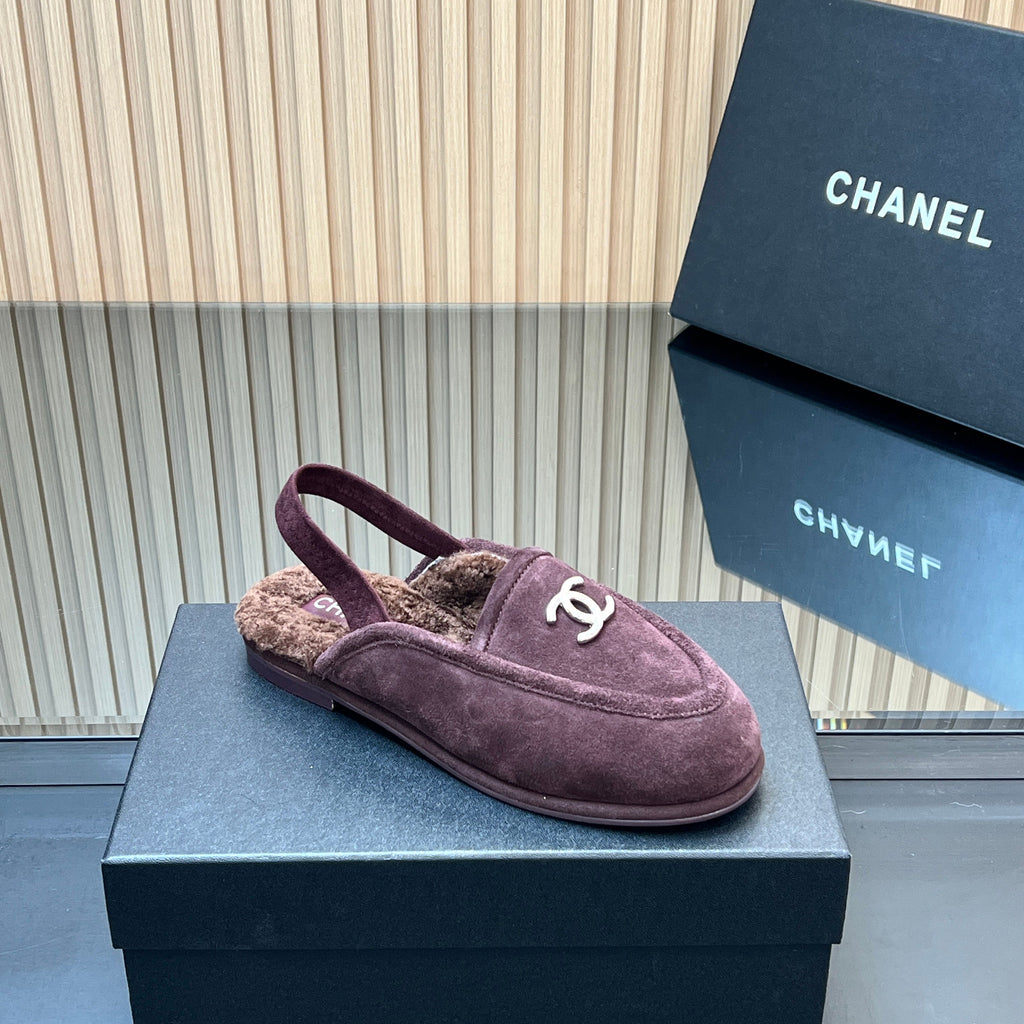 CHANEL 25S BACK STRAP MULE 15MM IN DARK PURPLE SUEDE AND WOOL GOLD HARDWARE