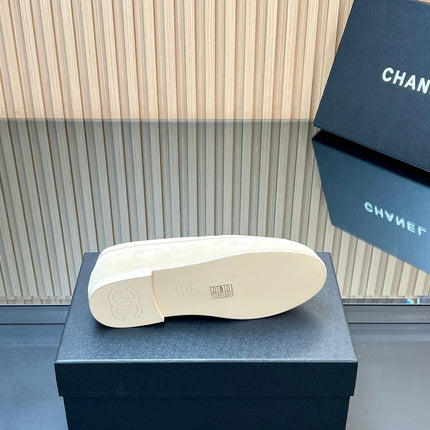 CHANEL 25S TEDDY LOAFER 15MM IN LIGHT BEIGE SUEDE GOLD HARDWARE