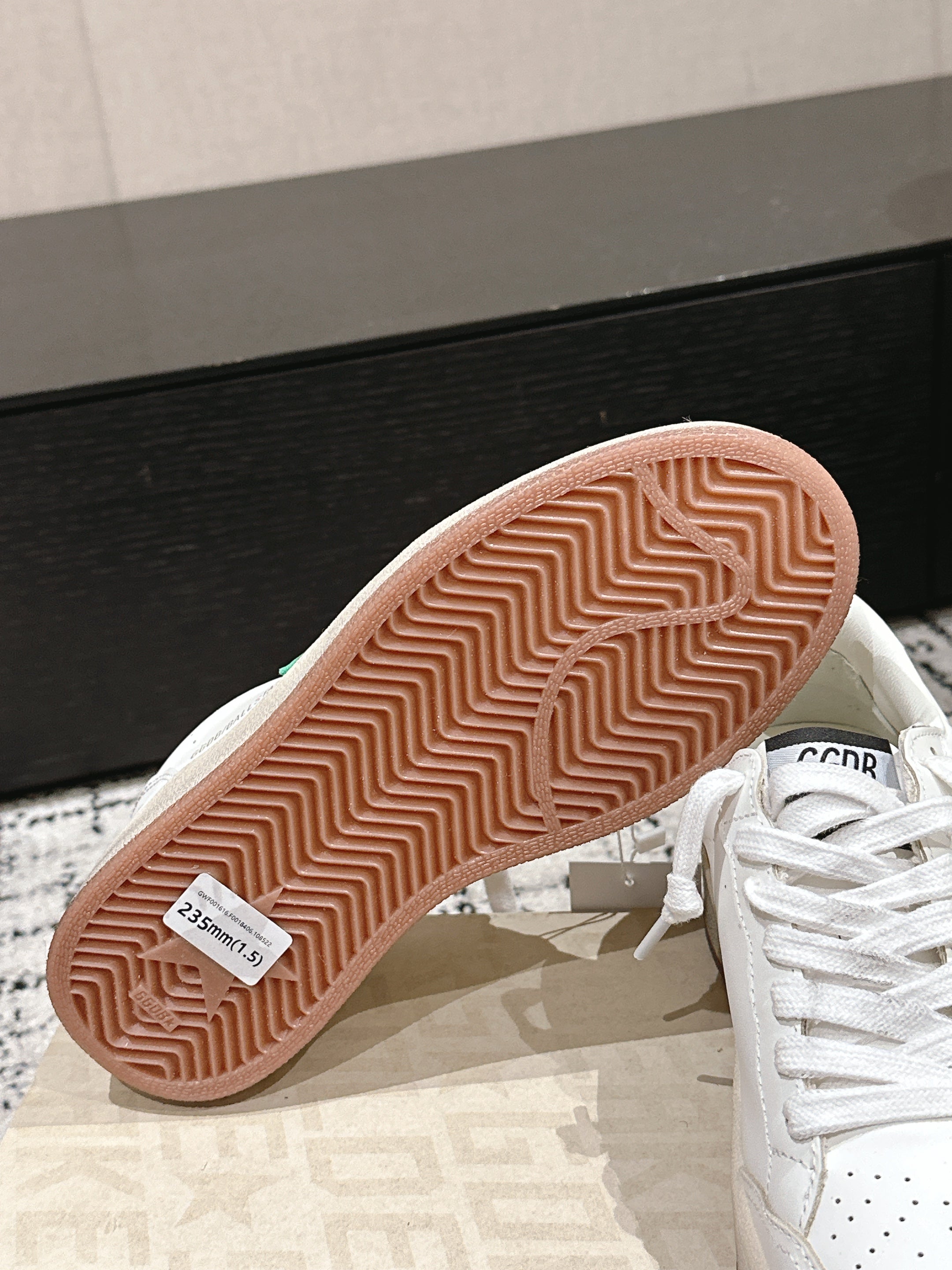 BALL STAR 2 SNEAKERS IN WHITE CALFSKIN GREEN STAR AND SILVER HEEL TAB