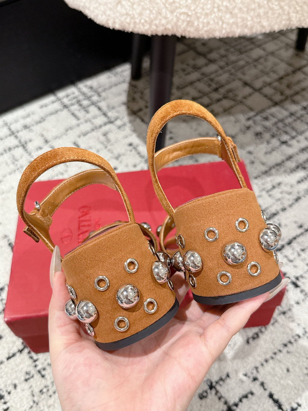 VLTN STUDDED BLOCK HEEL SANDALS 25S 60 MM IN BROWN SUEDE