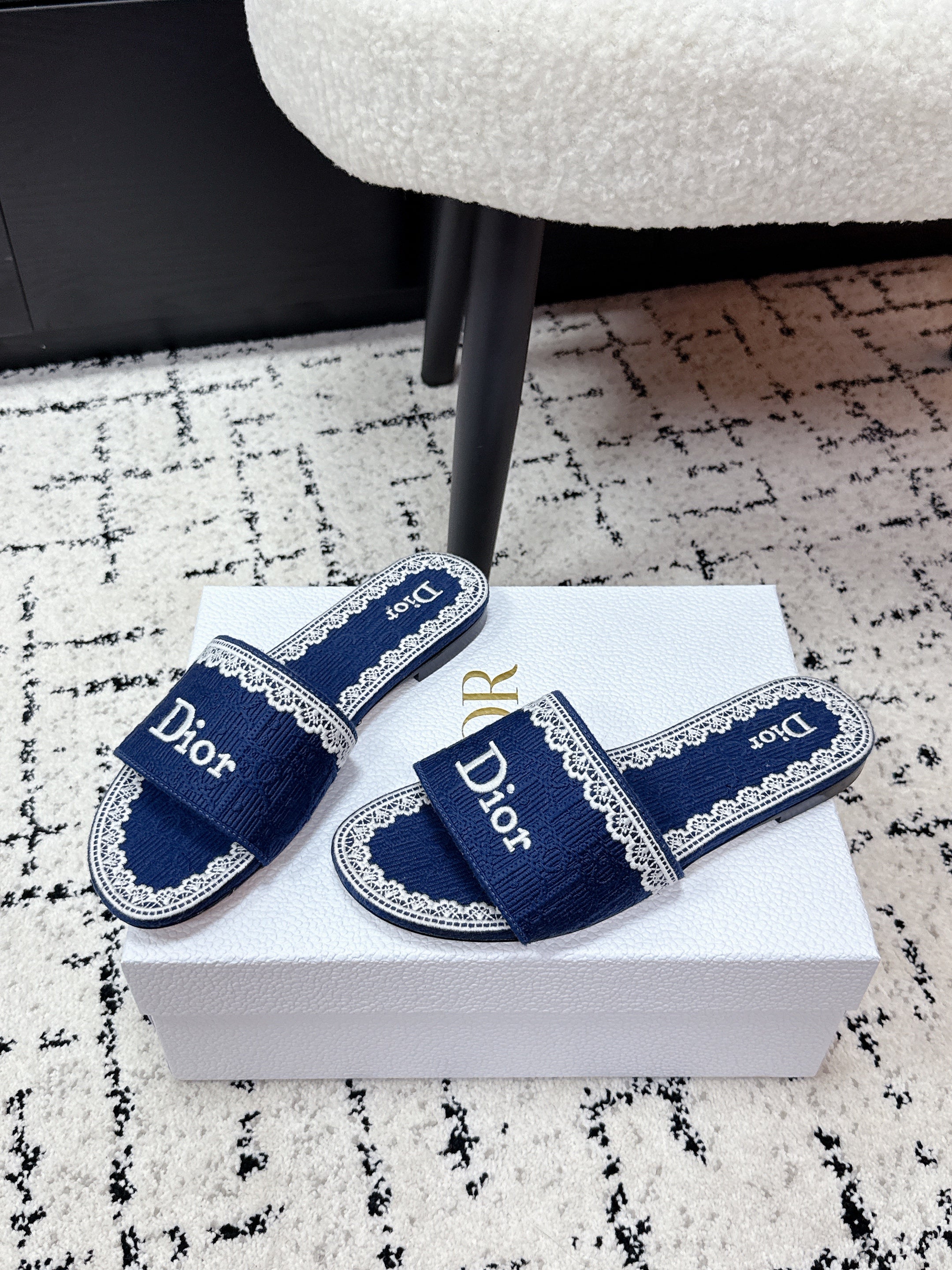 DIOR 26S SLIDES IN NAVY BLUE EMBOSSED OBLIQUE LACE EMBROIDERY