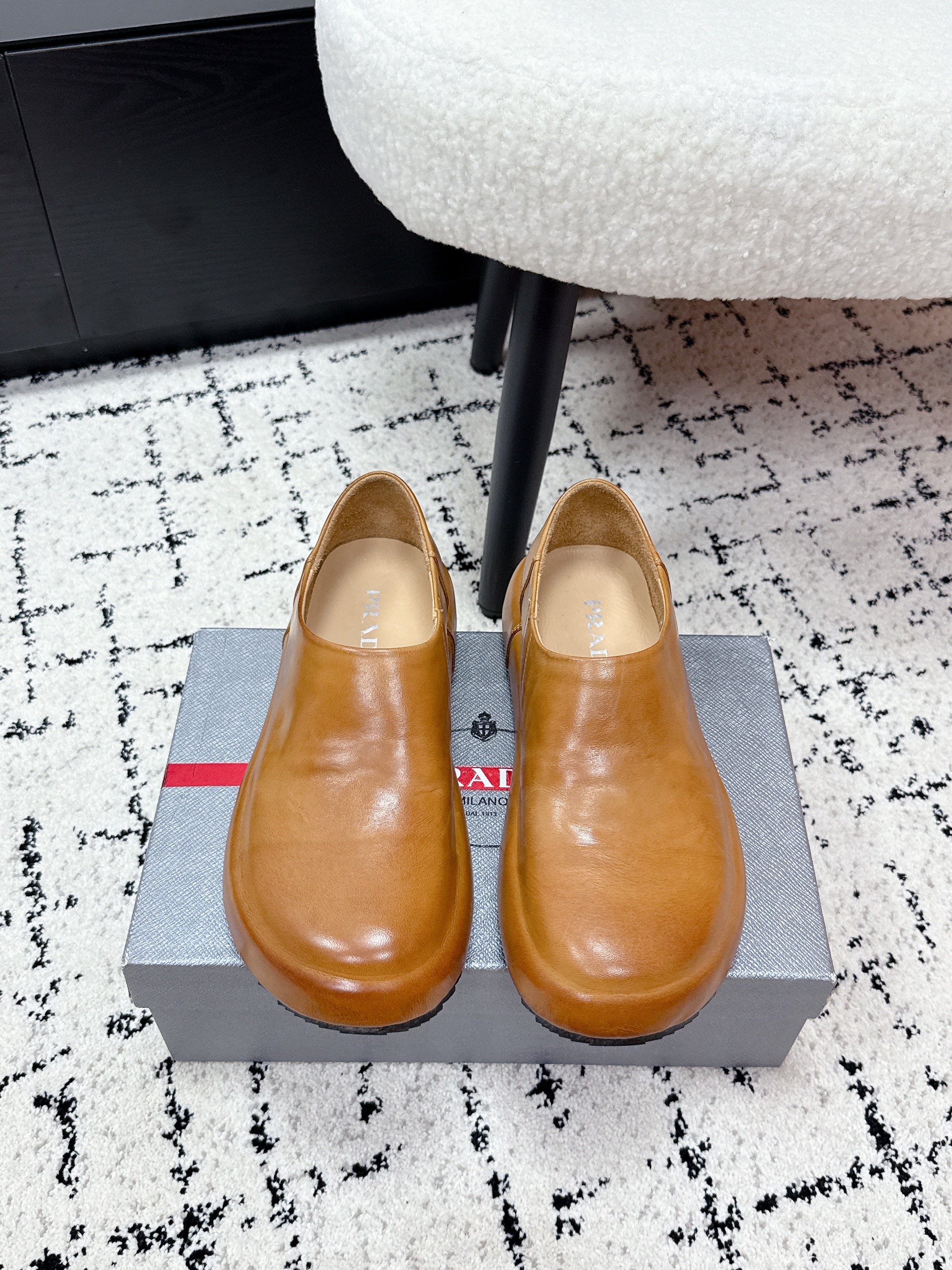 PRADA 26S SLIP ON SHOES IN WARM BROWN SMOOTH CALFSKIN