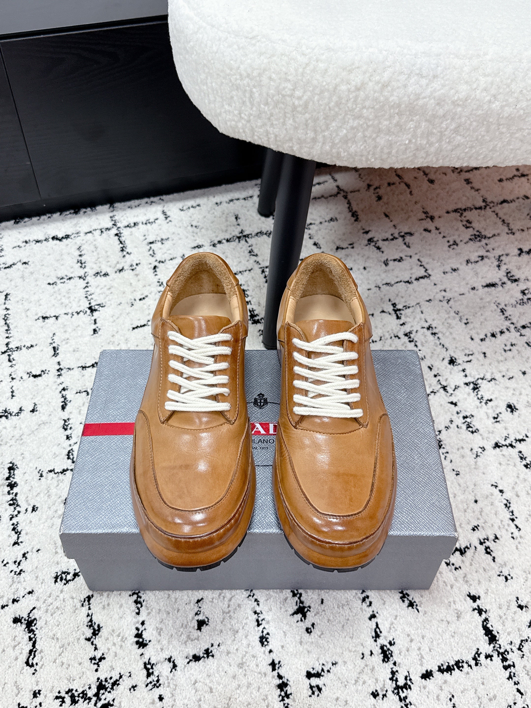 PRADA 26S SNEAKERS IN GOLDEN BROWN SHINY CALFSKIN
