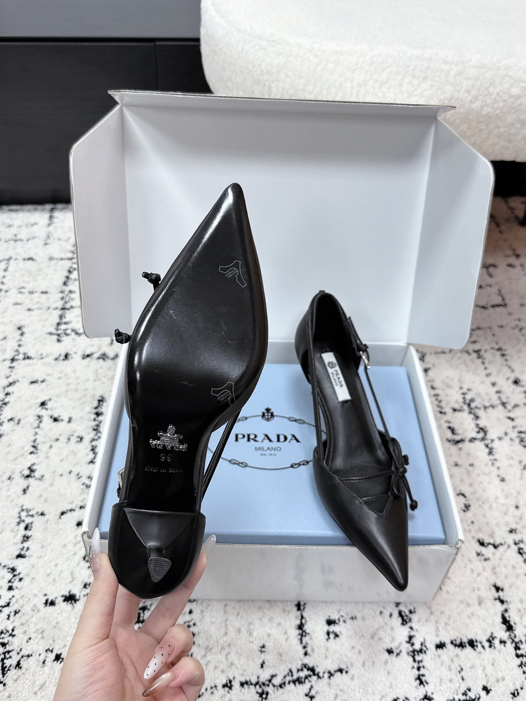 PRADA 26S POINTED-TOE HIGH HEELS 55MM IN BLACK CALFSKIN WITH BOW