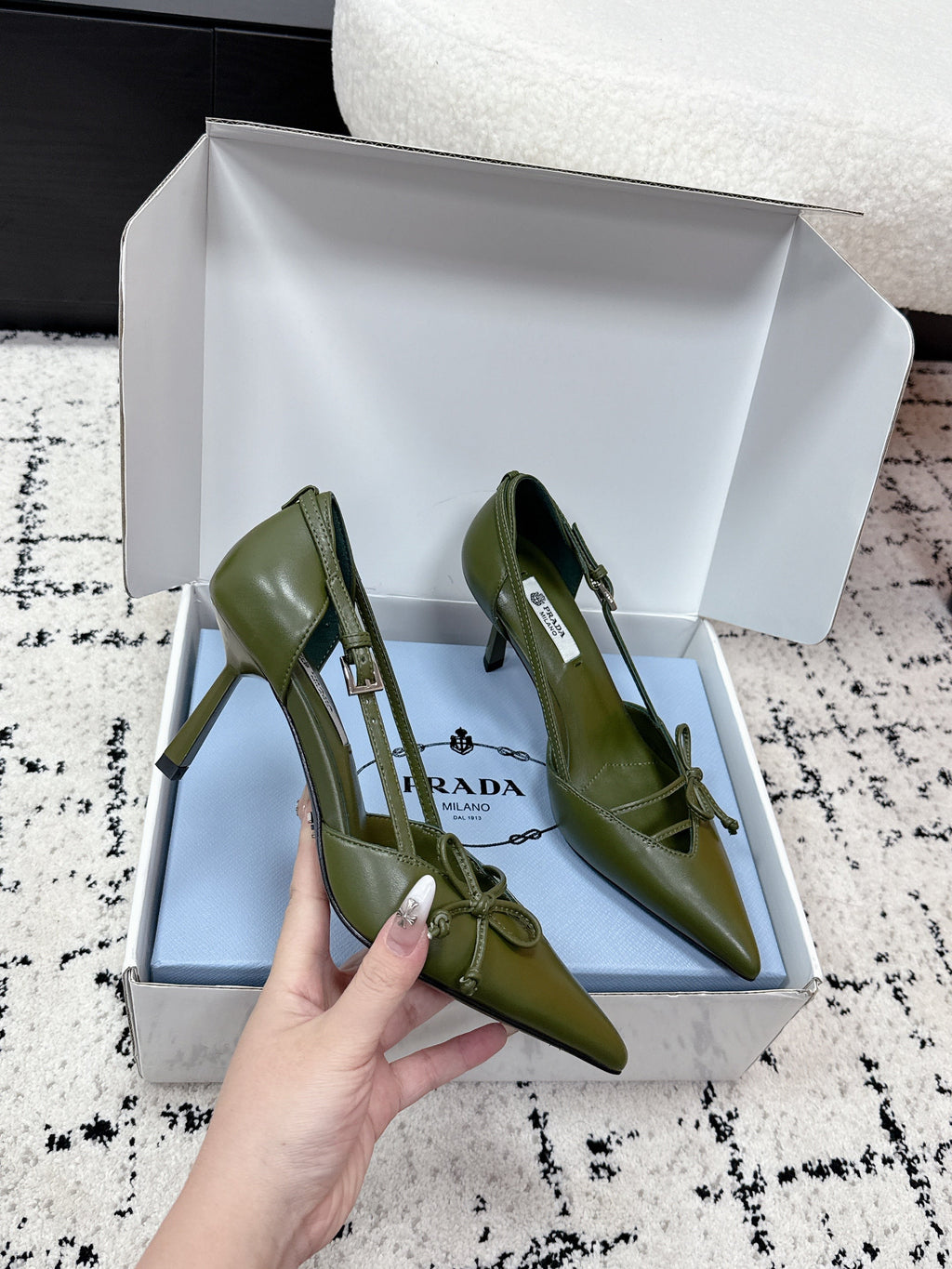 PRADA 26S POINTED-TOE HIGH HEELS 75MM IN DARK OLIVE GREEN CALFSKIN WITH BOW