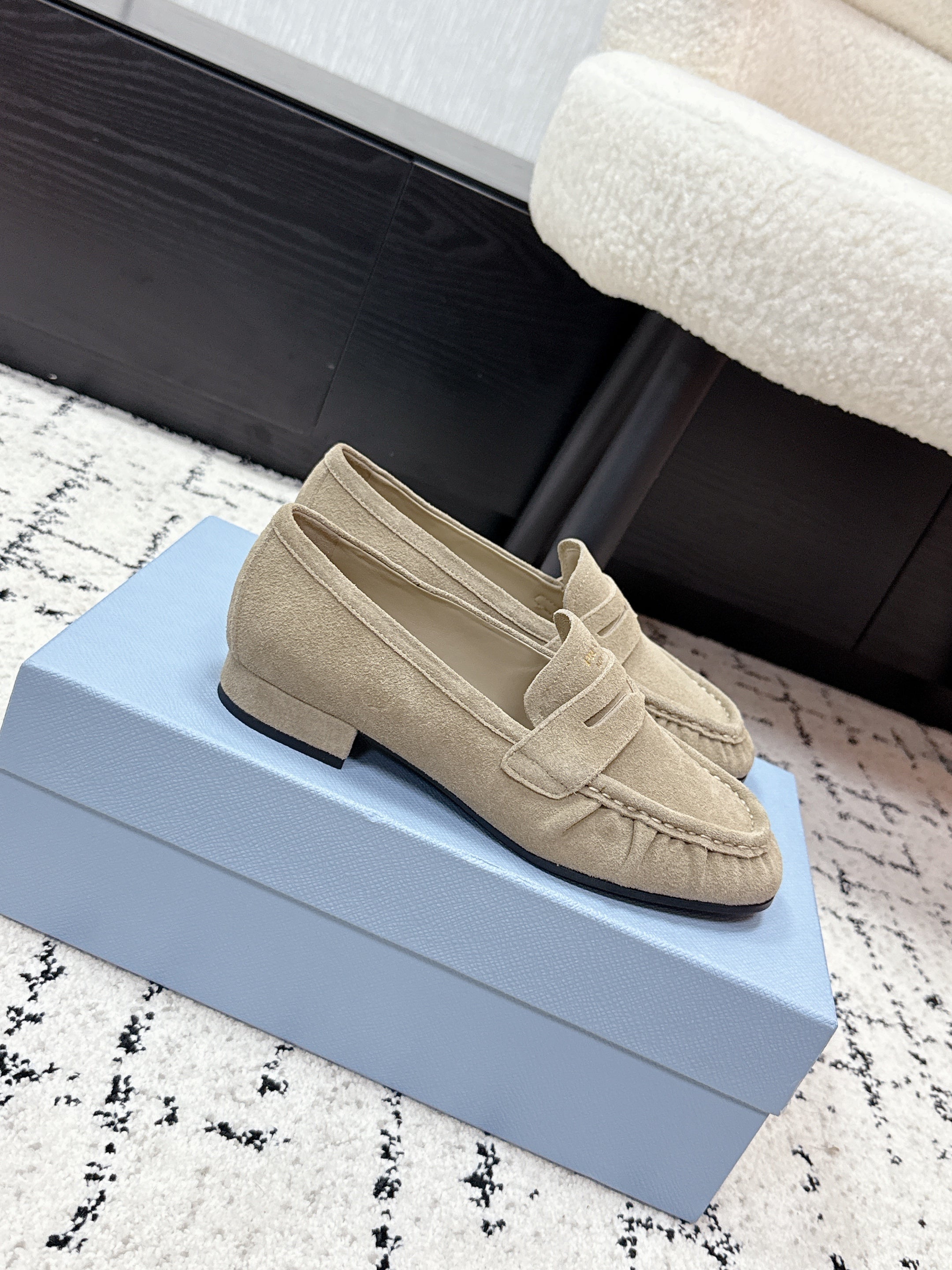 PRADA 26S LOAFERS 25MM IN BEIGE SUEDE