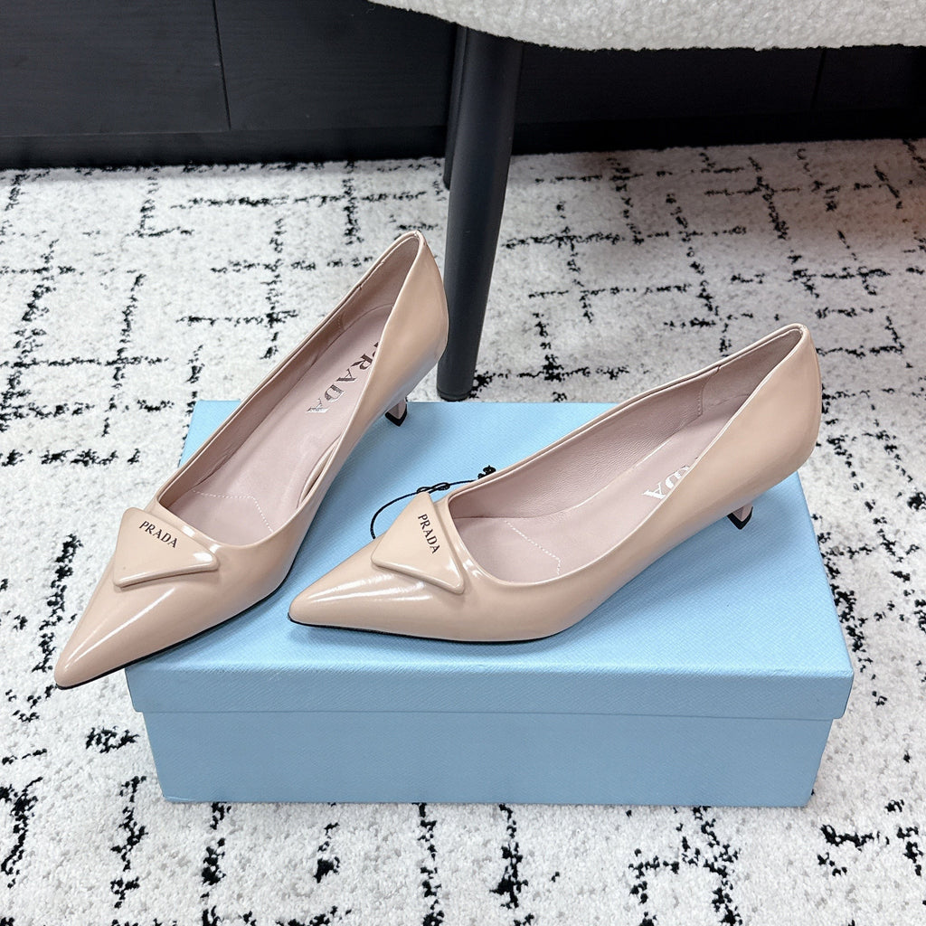 PRADA 26S POINTED-TOE HIGH HEELS 60MM IN BEIGE PATENT CALFSKIN WITH LOGO