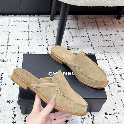 CHANEL 26S MULE LOAFERS IN LIGHT BROWN SUEDE WITH CC LOGO