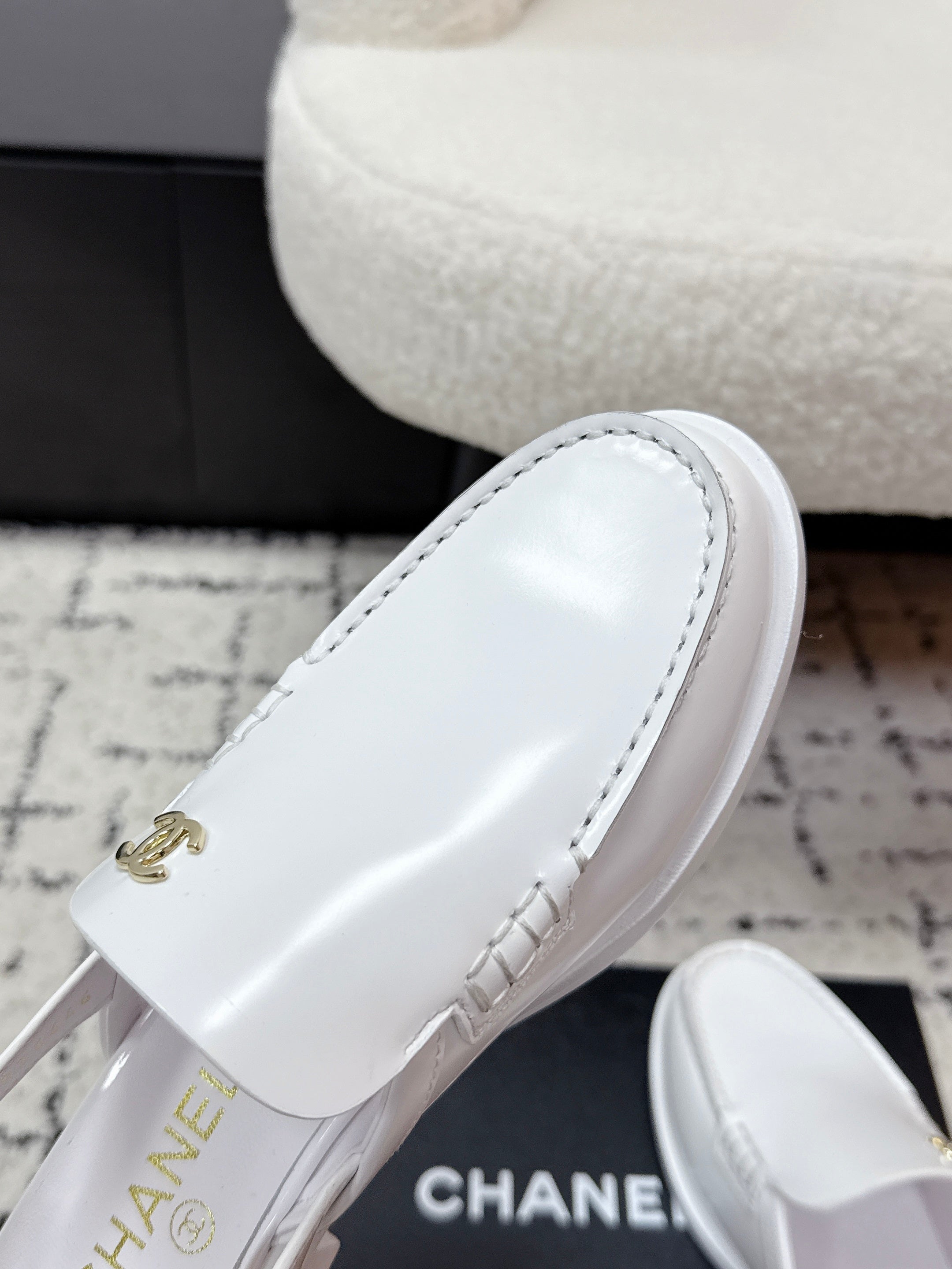 CHANEL 26S SLINGBACK LOAFERS IN WHITE PATENT CALFSKIN WITH CC LOGO