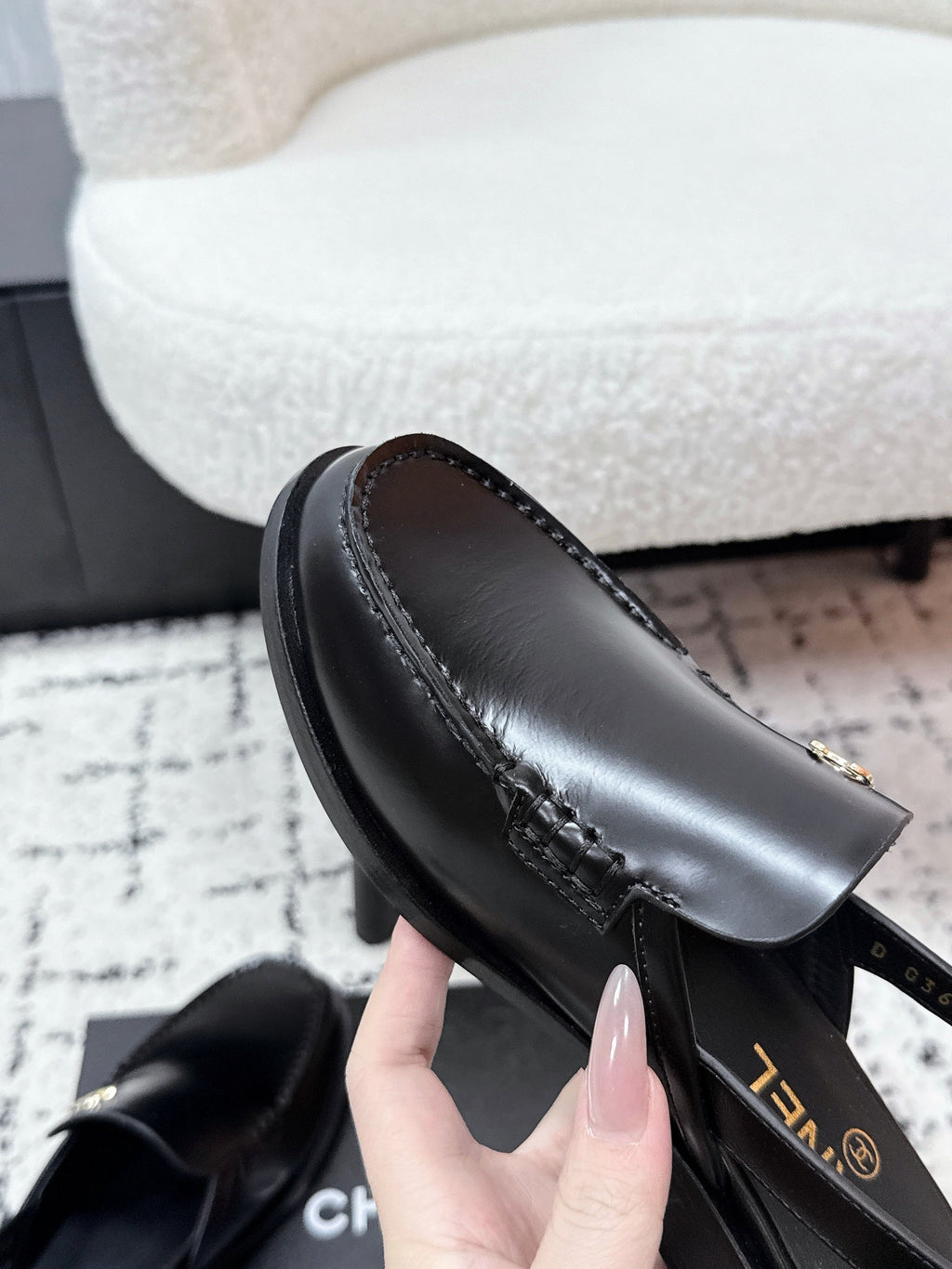 CHANEL 26S SLINGBACK LOAFERS IN BLACK PATENT CALFSKIN WITH CC LOGO